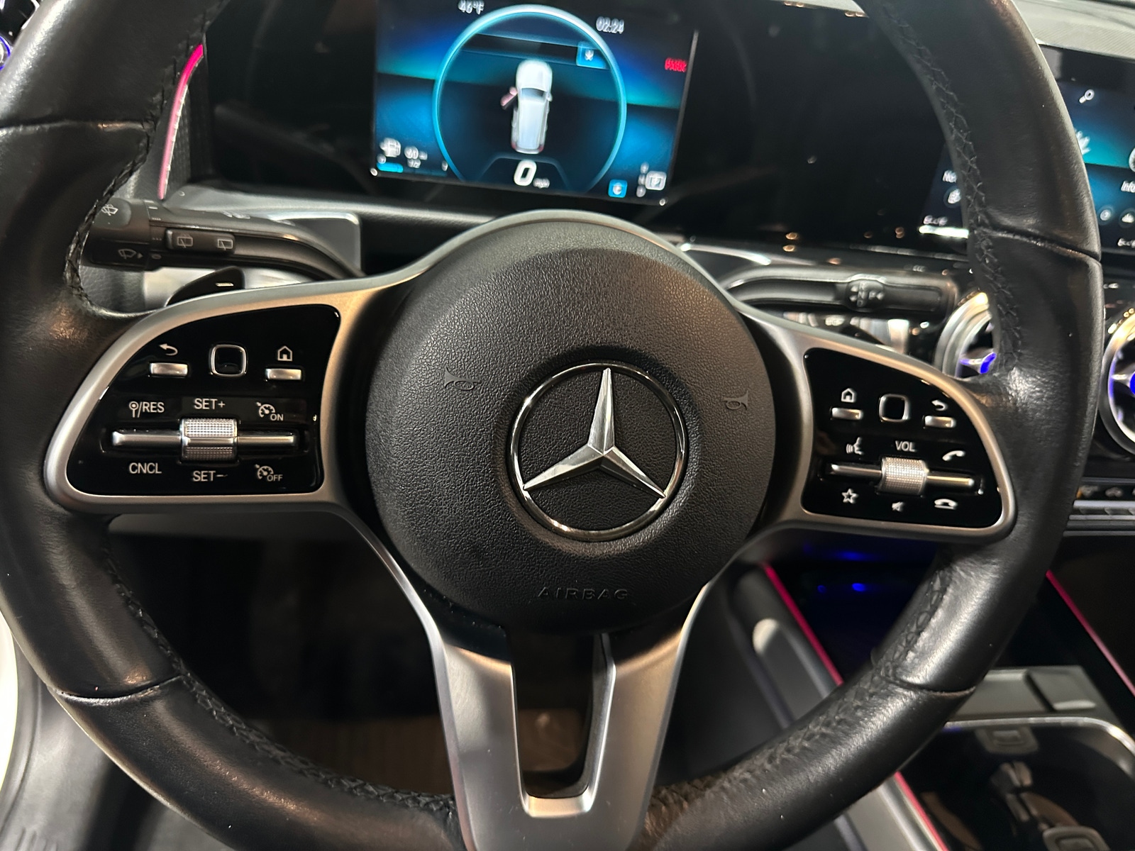 Thumbnail: 2020 Mercedes-Benz GLB - 4