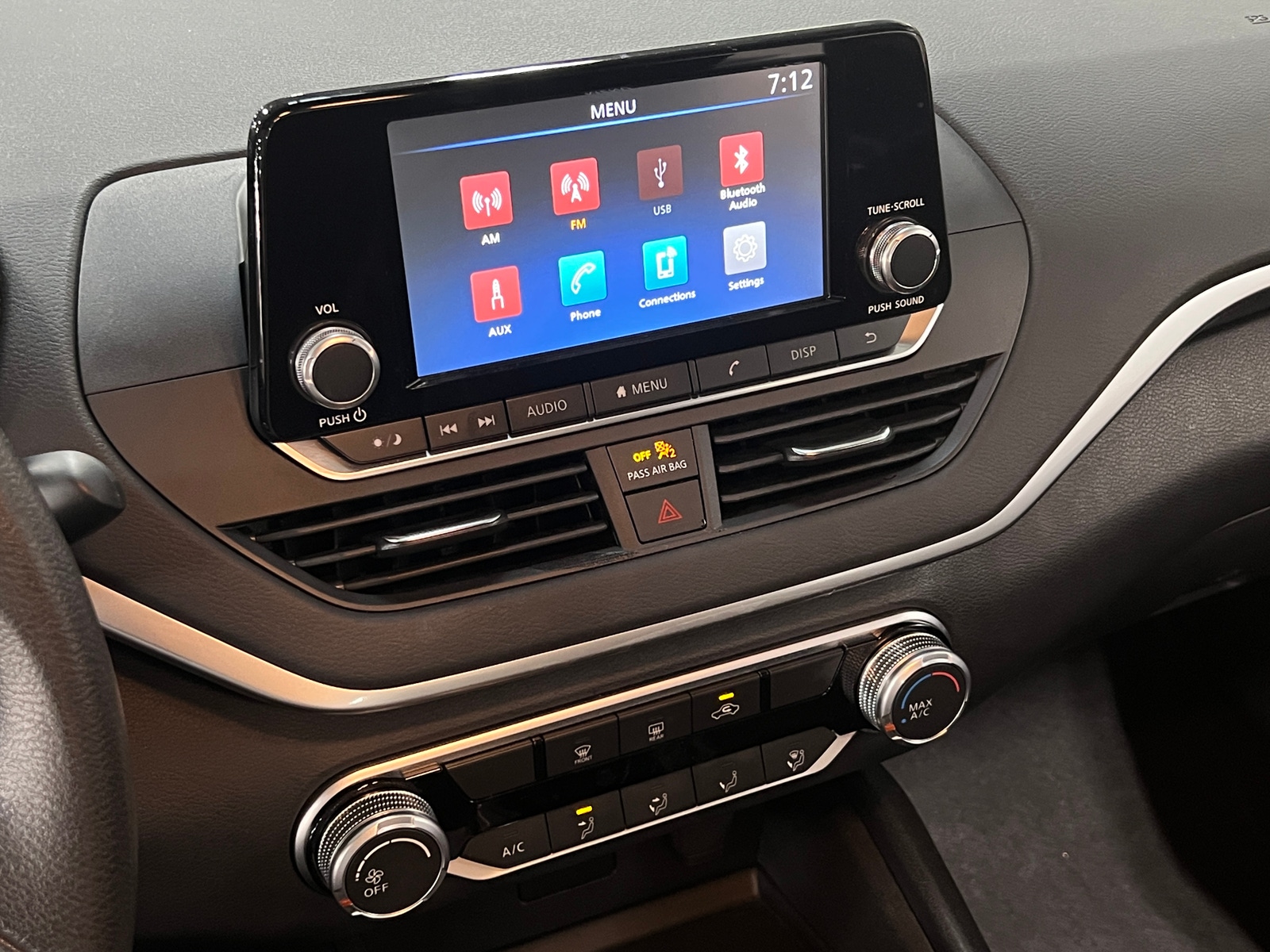 Thumbnail: 2021 Nissan Altima - 4