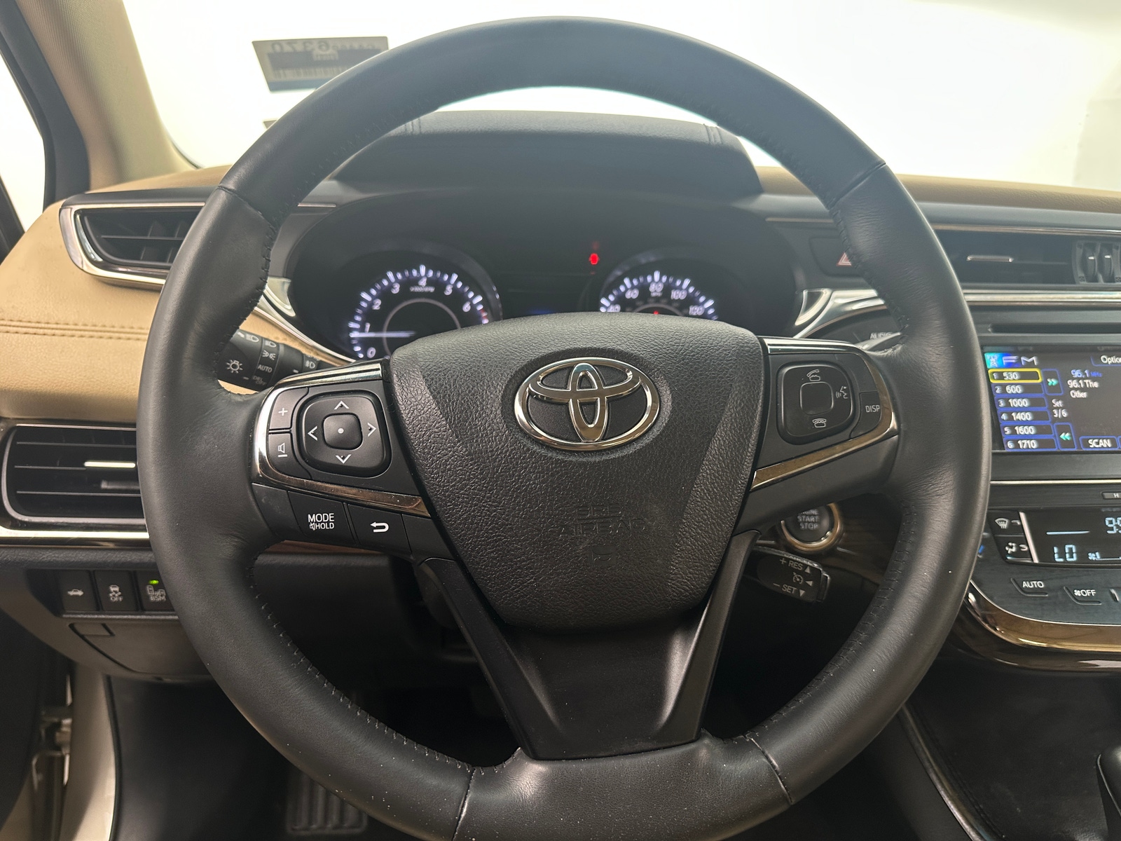 Thumbnail: 2014 Toyota Avalon - 4