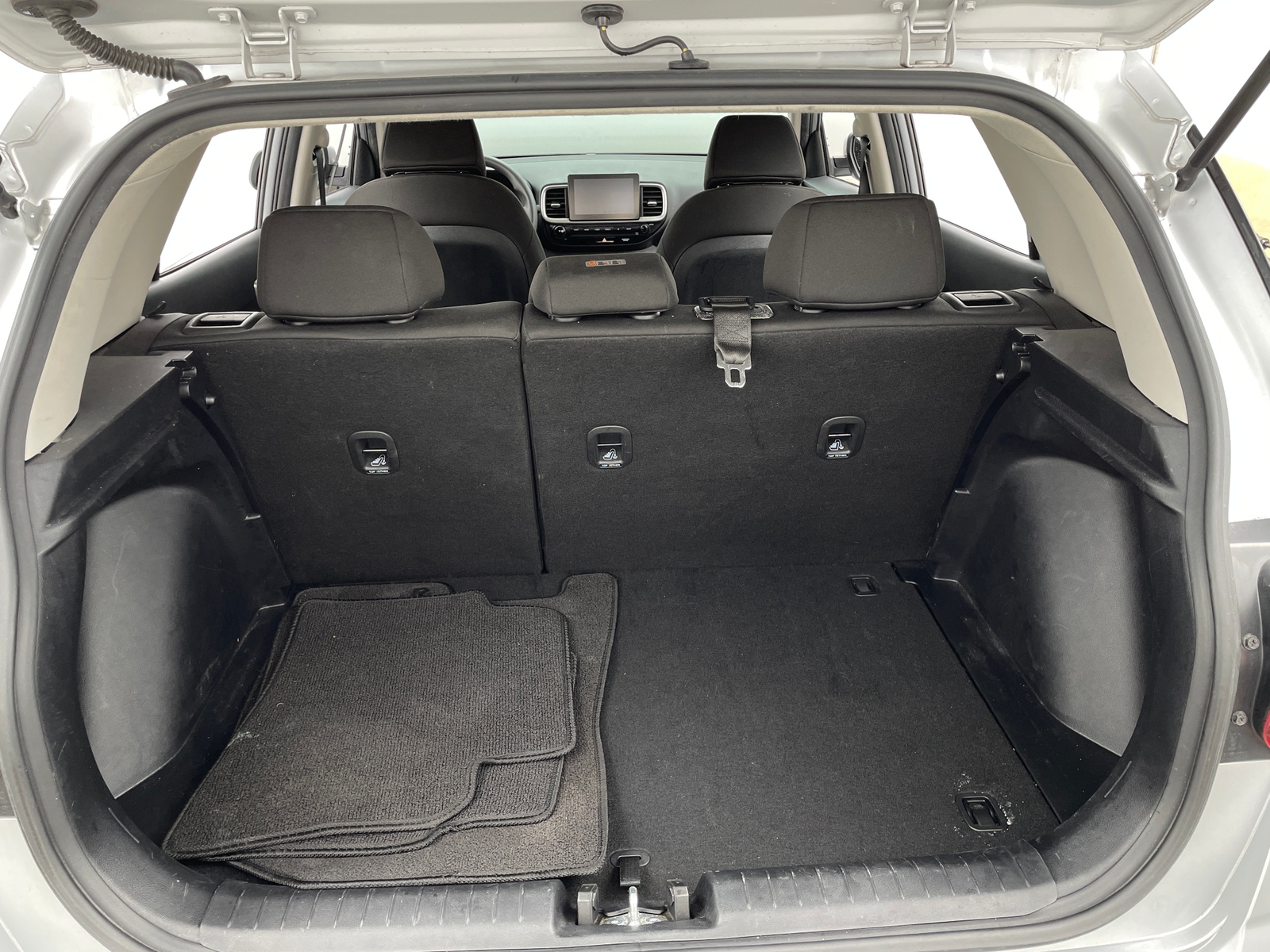 Thumbnail: 2023 Hyundai Venue - 7