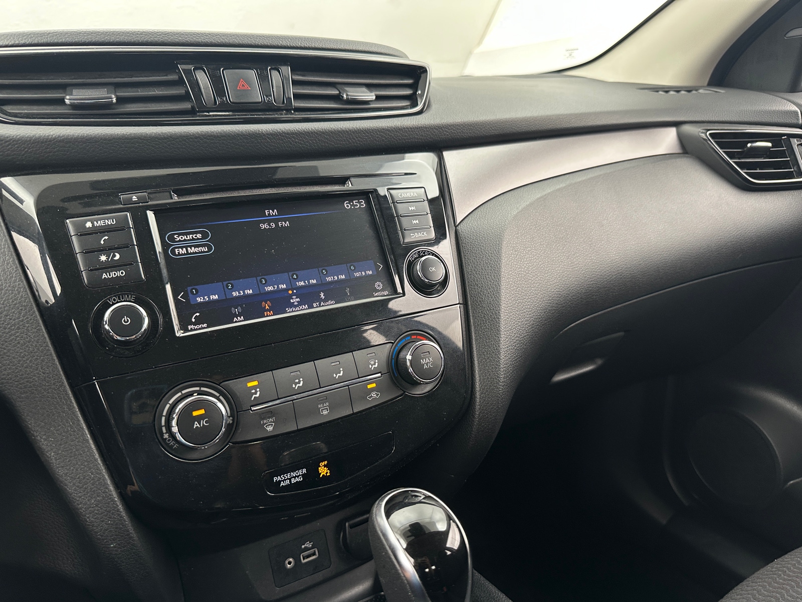 Thumbnail: 2022 Nissan Rogue Sport - 4