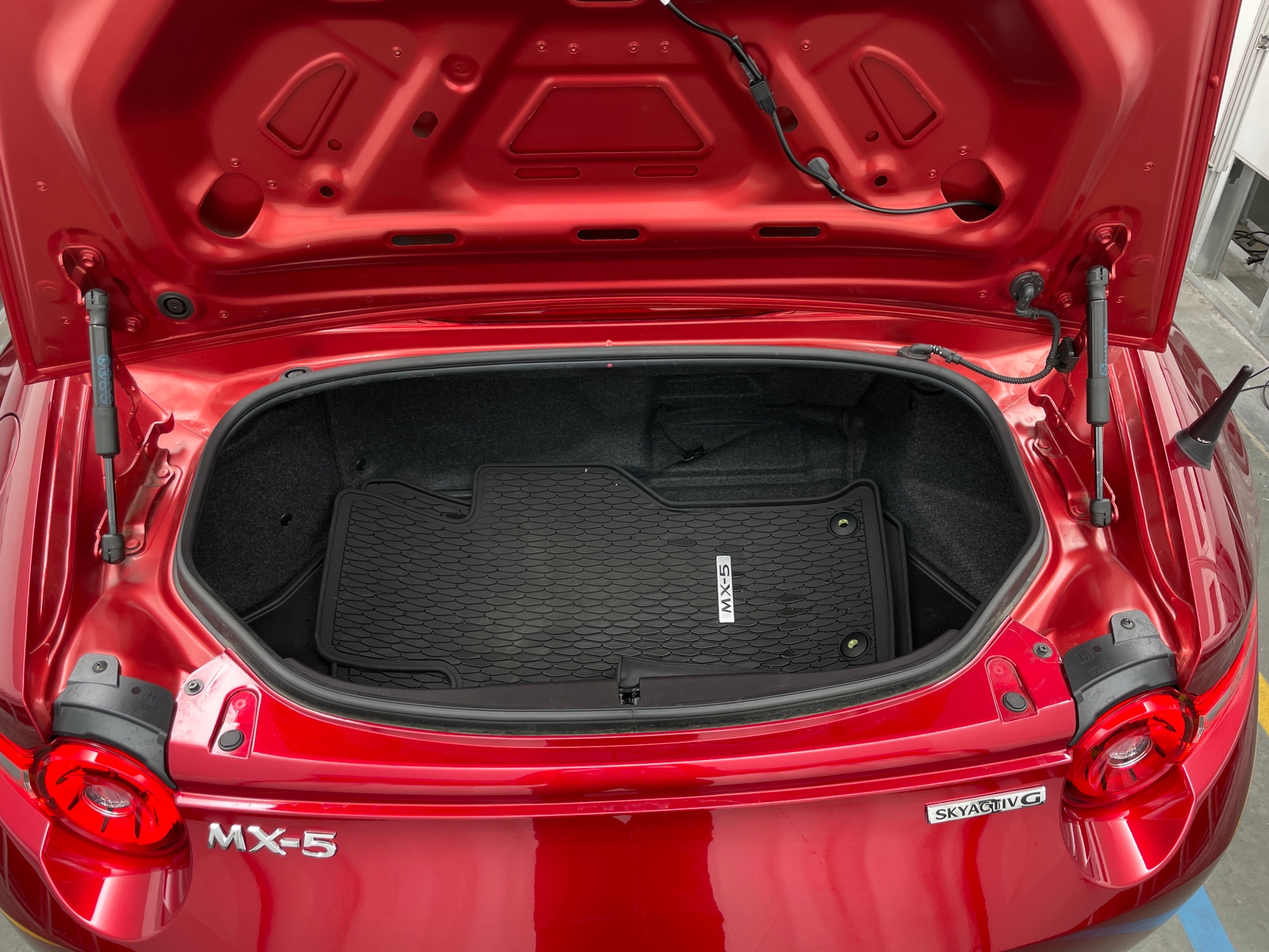 Thumbnail: 2025 Mazda MX-5 Miata - 4