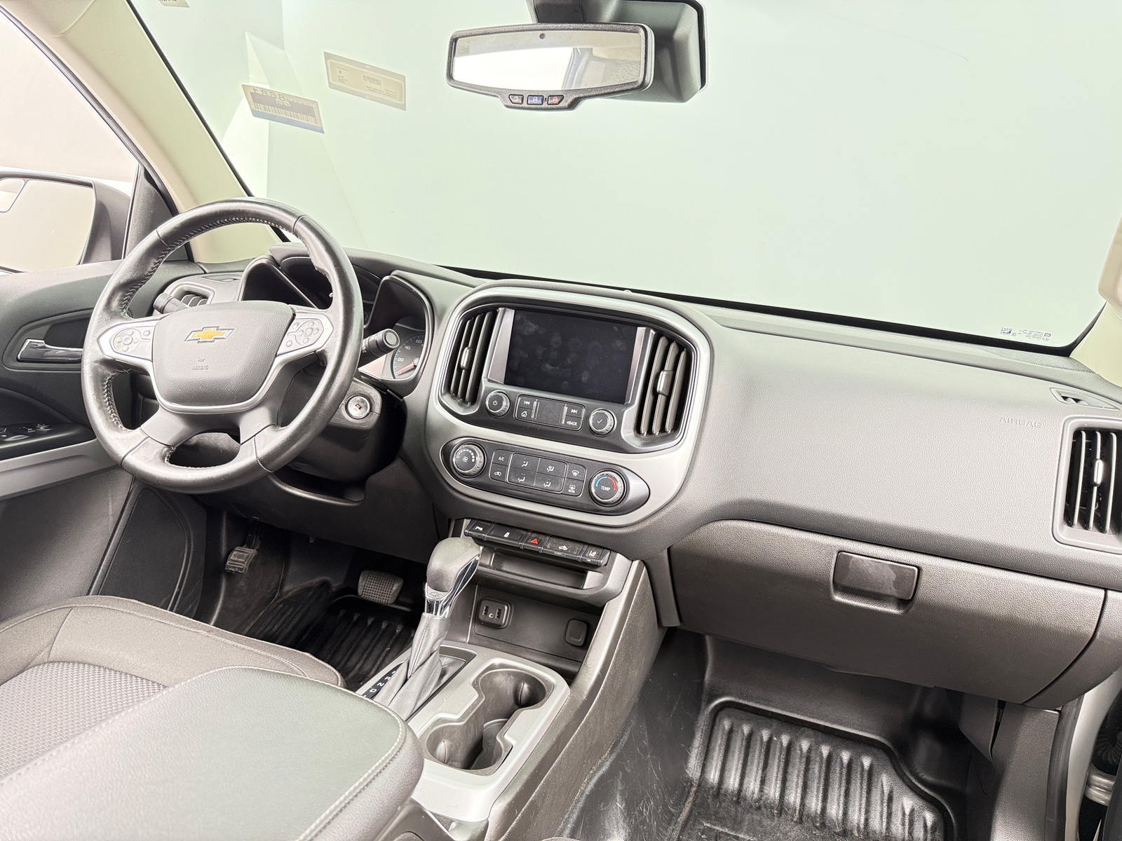 Thumbnail: 2022 Chevrolet Colorado - 3