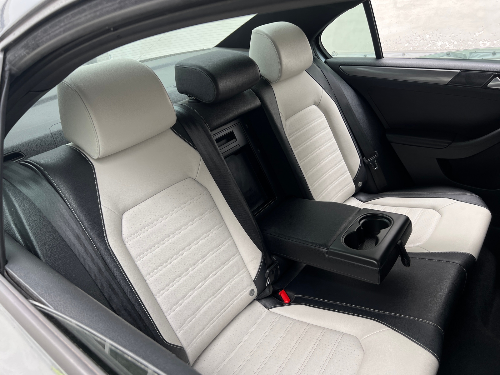 Thumbnail: 2017 Volkswagen Jetta - 5