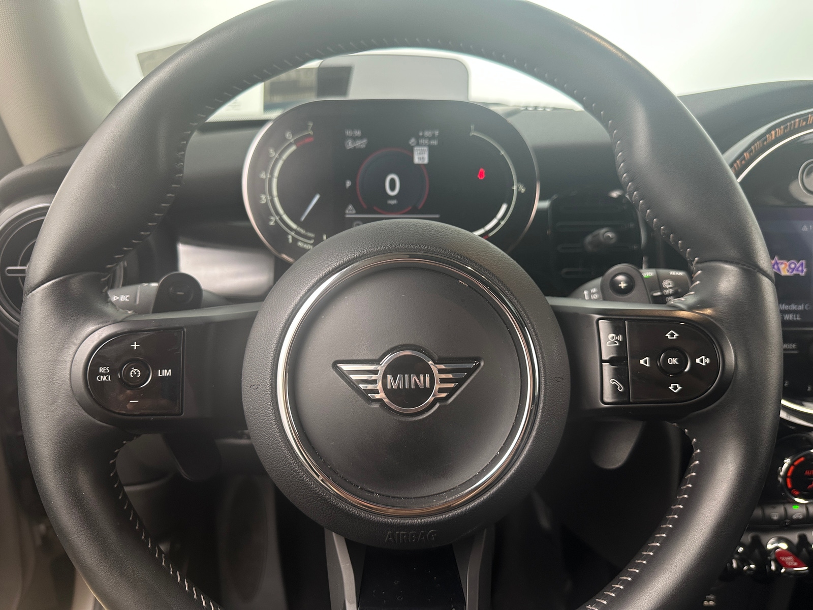 Thumbnail: 2022 MINI Cooper Hardtop - 3