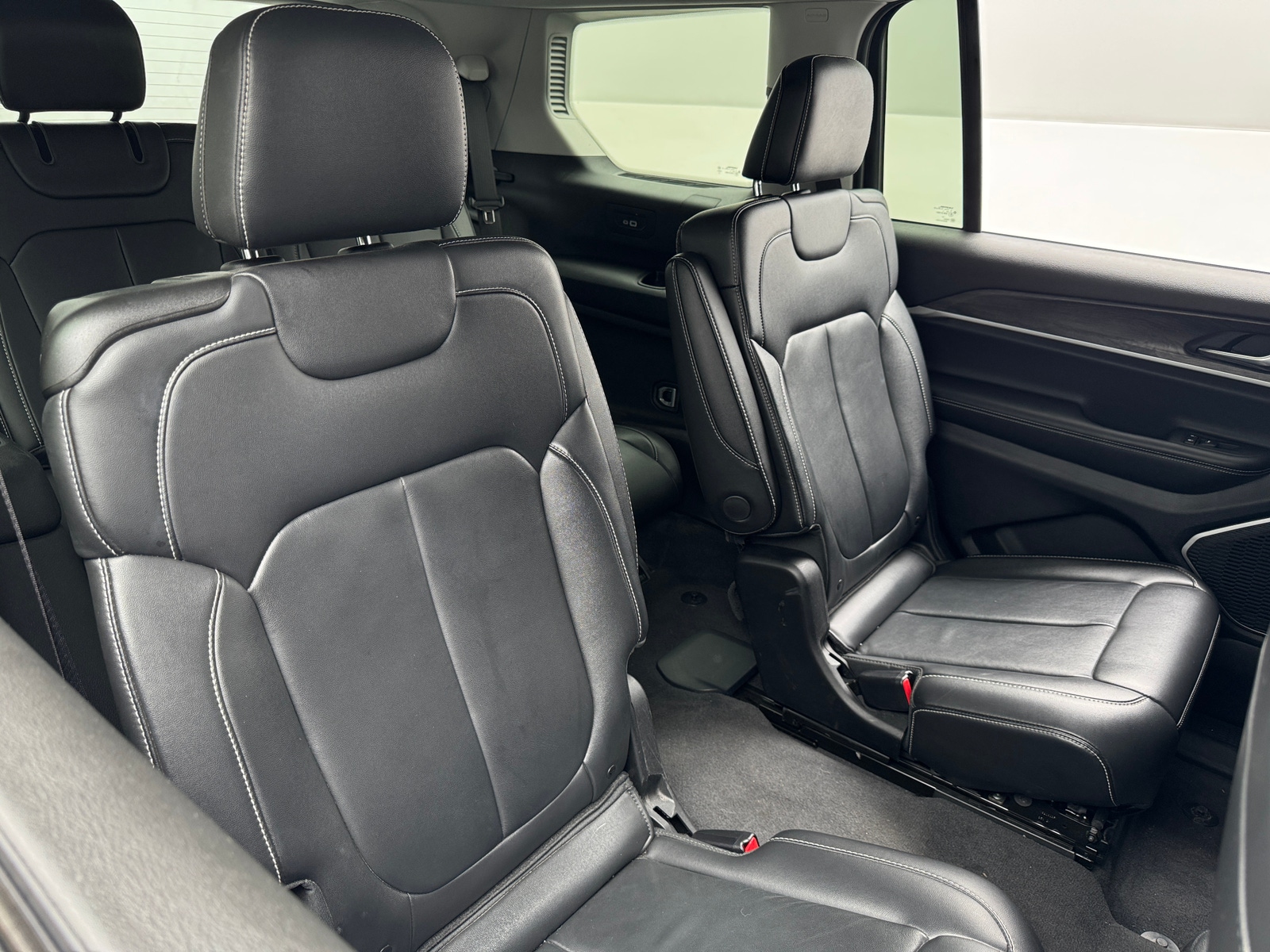 Thumbnail: 2022 Jeep Grand Cherokee L - 5