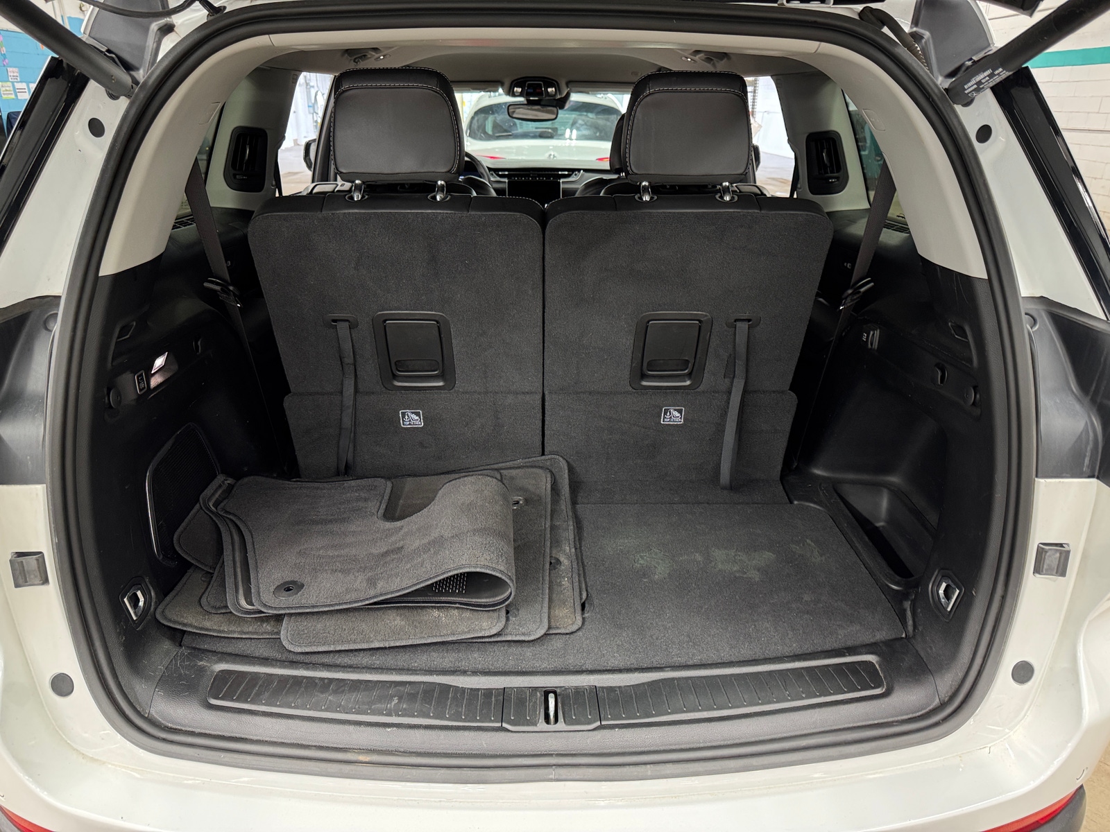 Thumbnail: 2022 Jeep Grand Cherokee L - 6