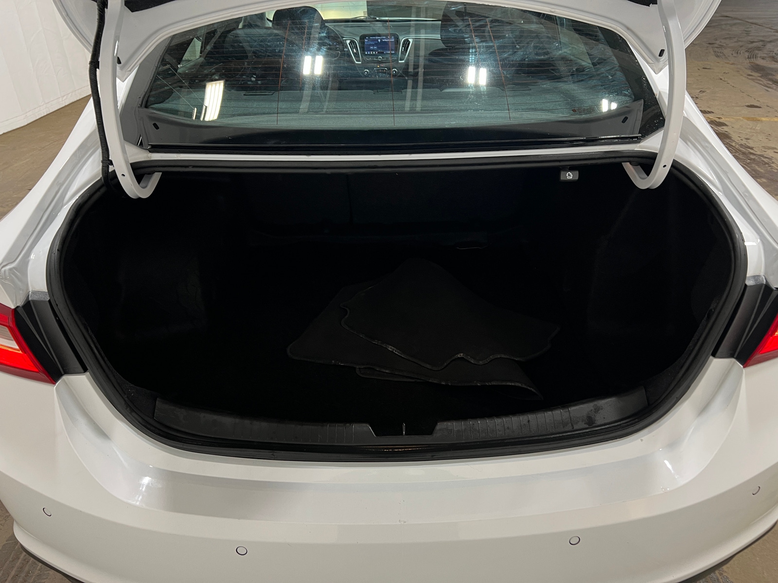 Thumbnail: 2024 Chevrolet Malibu - 7