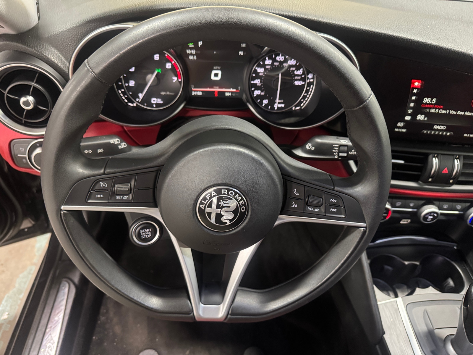 Thumbnail: 2017 Alfa Romeo Giulia - 4