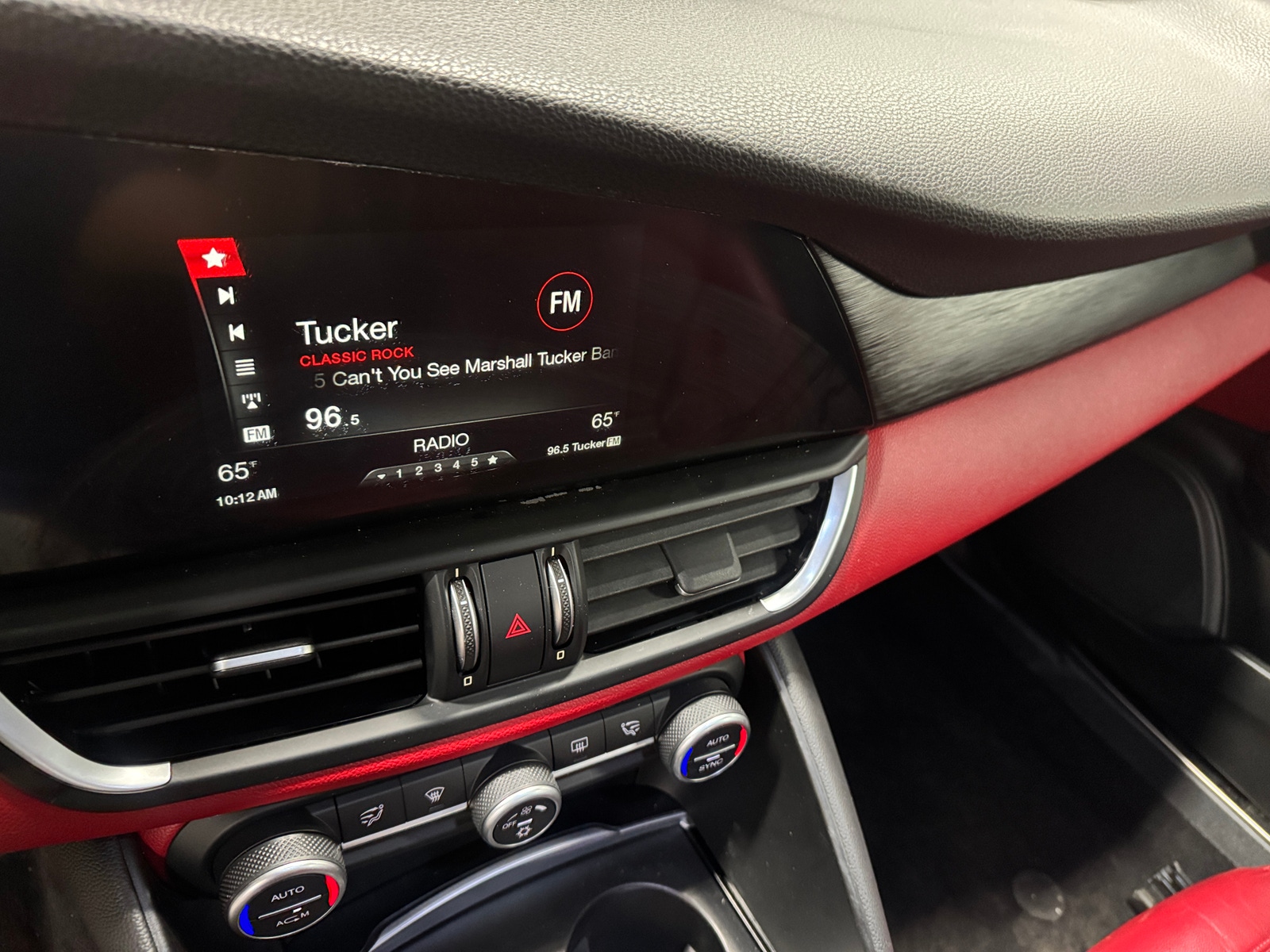 Thumbnail: 2017 Alfa Romeo Giulia - 3