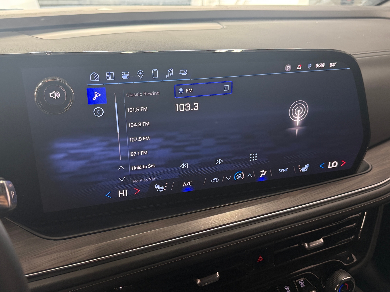 Thumbnail: 2025 Chevrolet Tahoe - 3