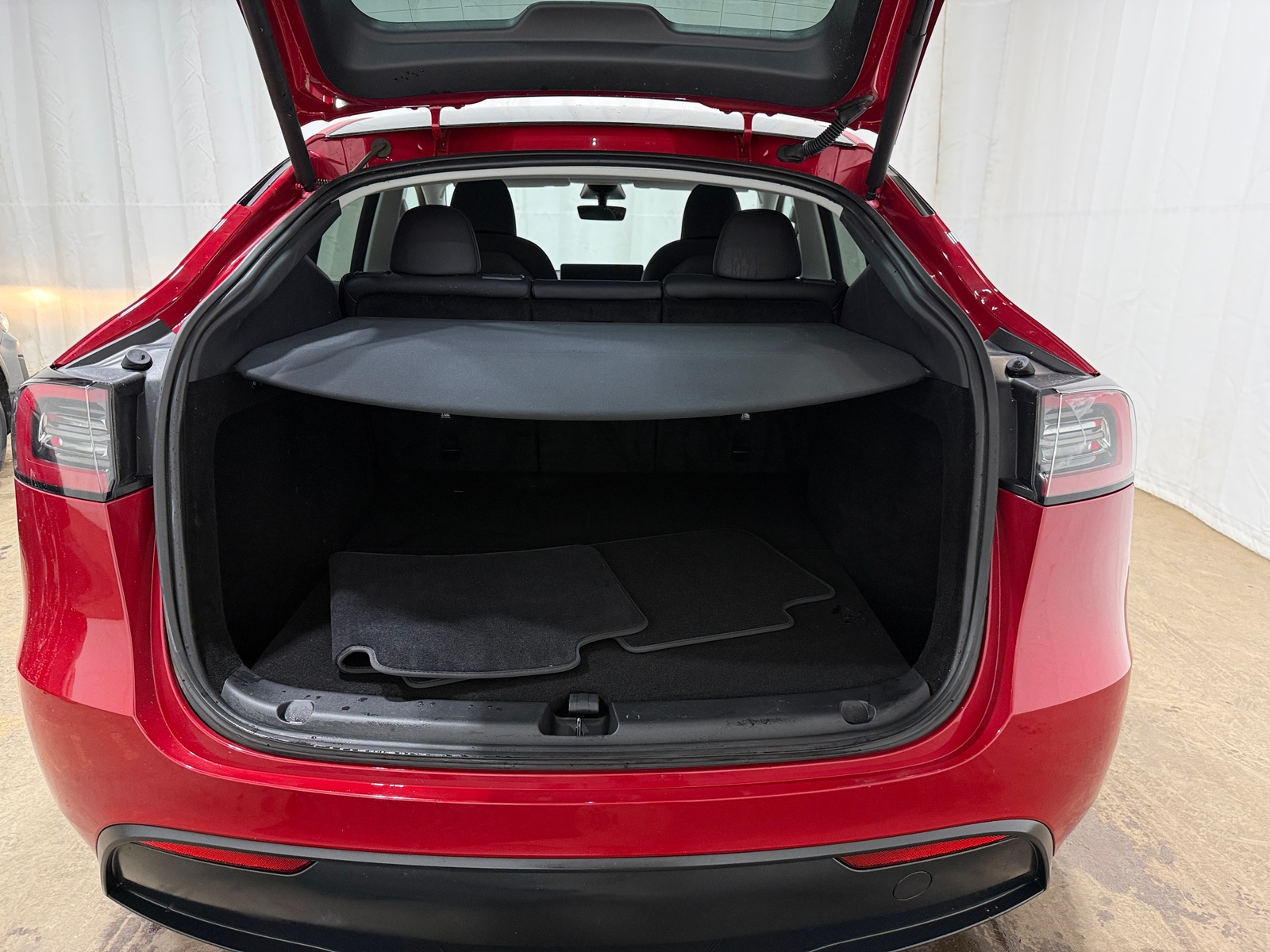 Thumbnail: 2023 Tesla Model Y - 6