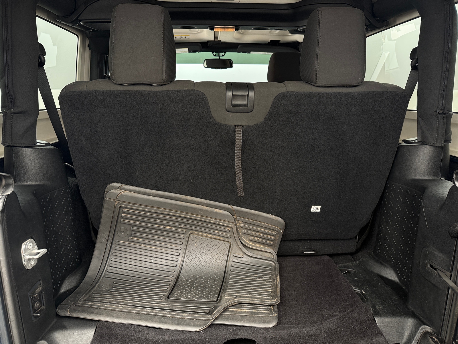 Thumbnail: 2016 Jeep Wrangler - 7