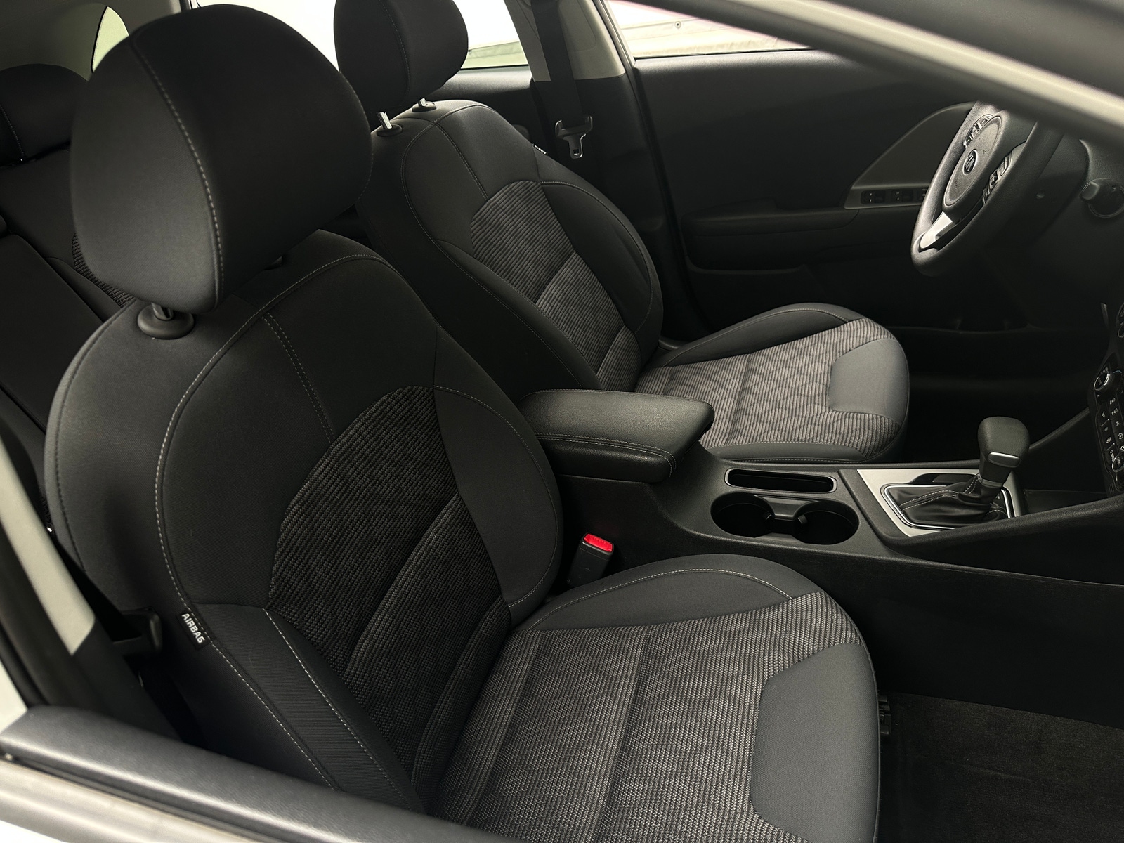 Thumbnail: 2018 Kia Niro - 2