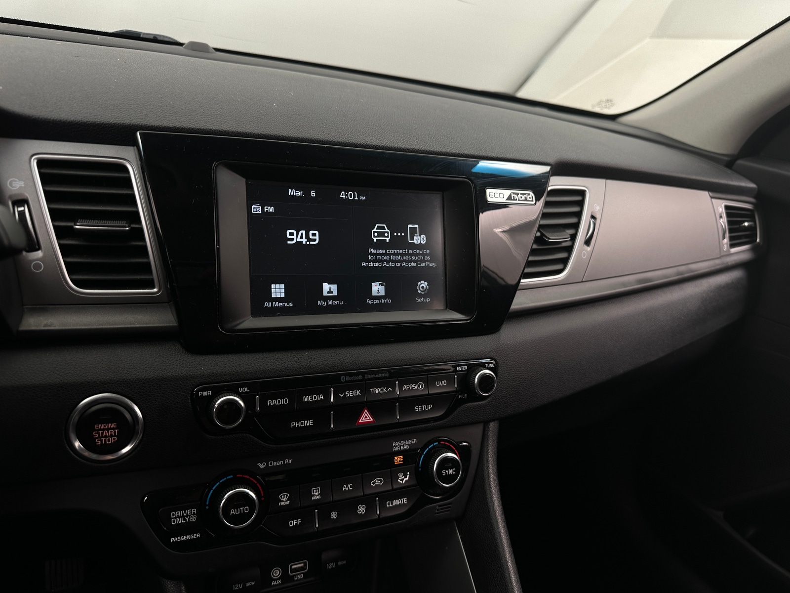 Thumbnail: 2018 Kia Niro - 4