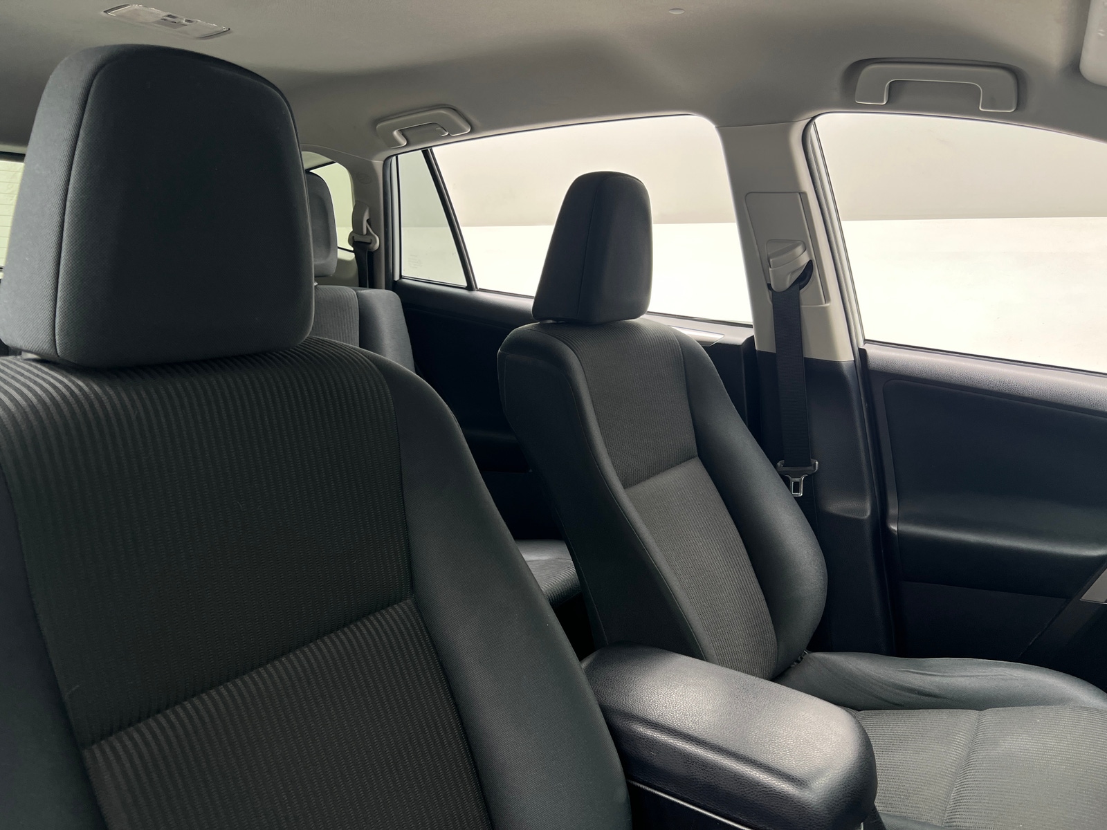 Thumbnail: 2018 Toyota RAV4 - 2