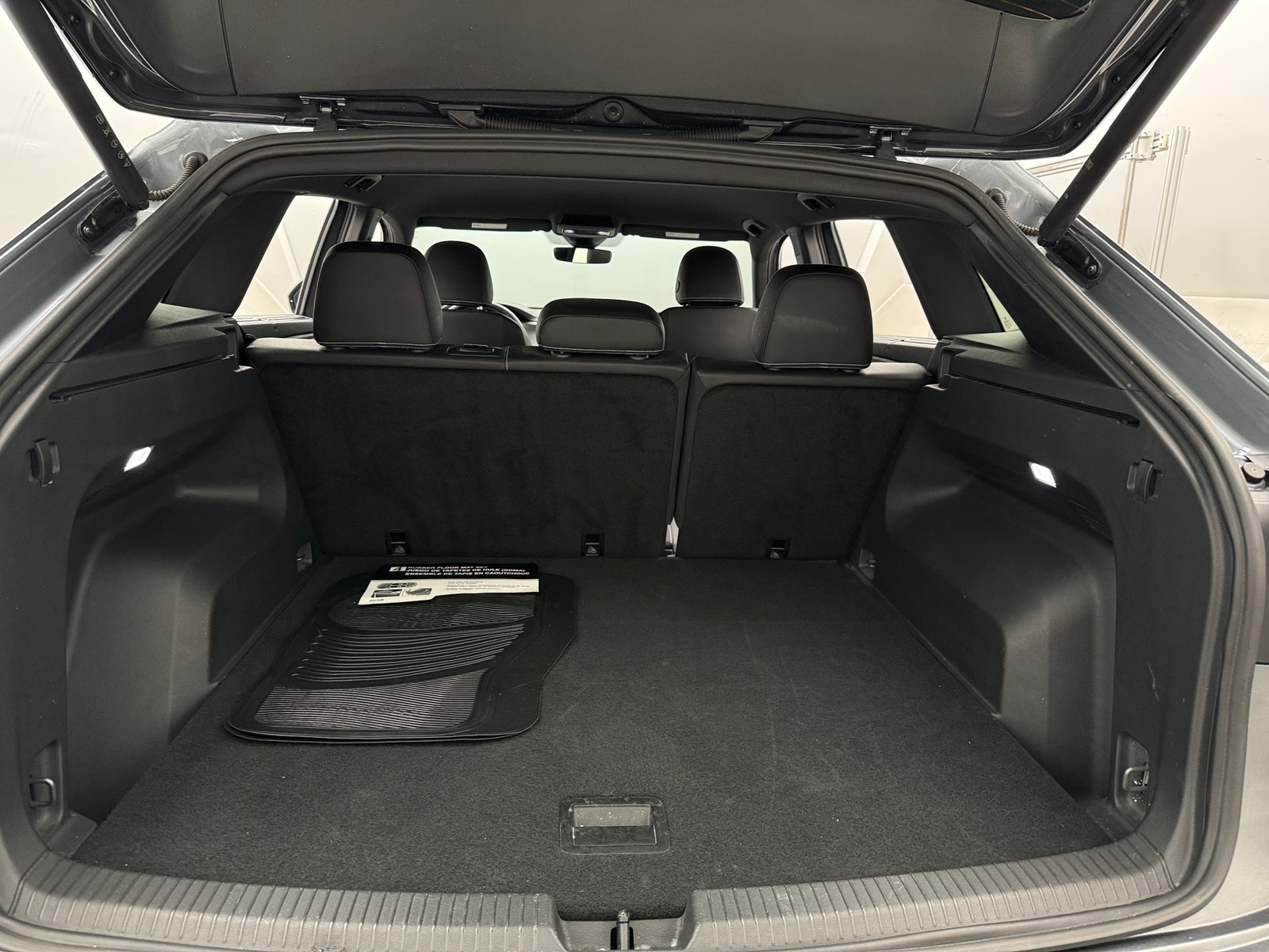 Thumbnail: 2025 Volkswagen Atlas - 6