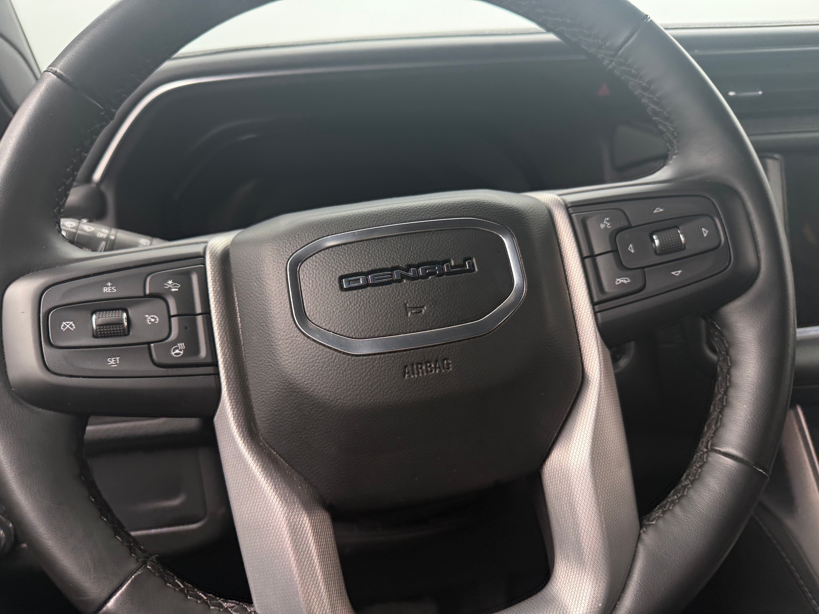 Thumbnail: 2024 GMC Yukon - 4