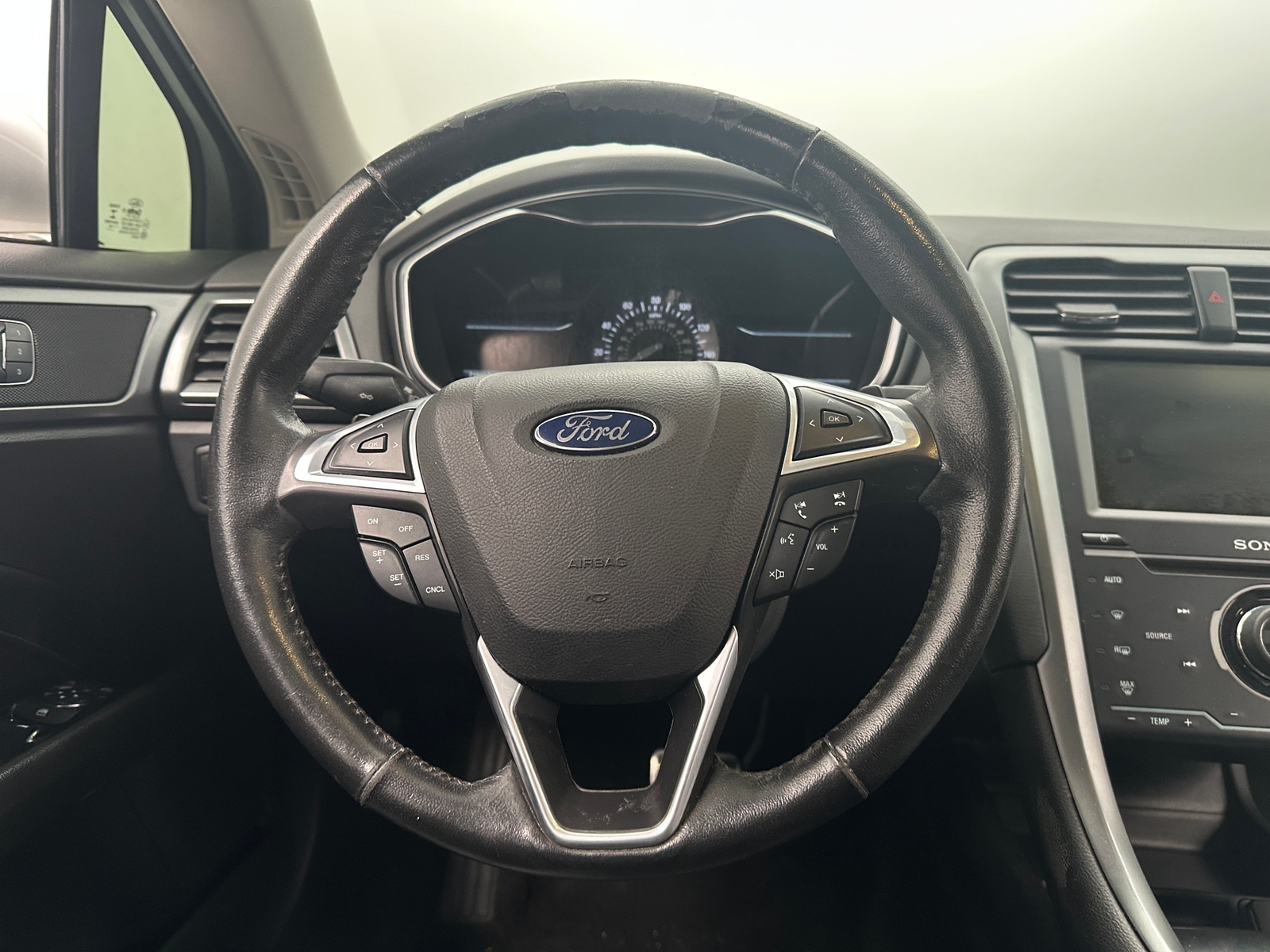 Thumbnail: 2014 Ford Fusion - 4