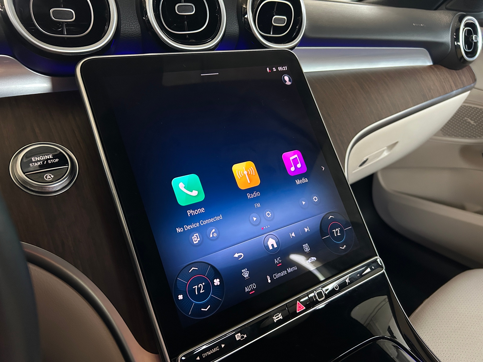 Thumbnail: 2025 Mercedes-Benz C-Class - 3