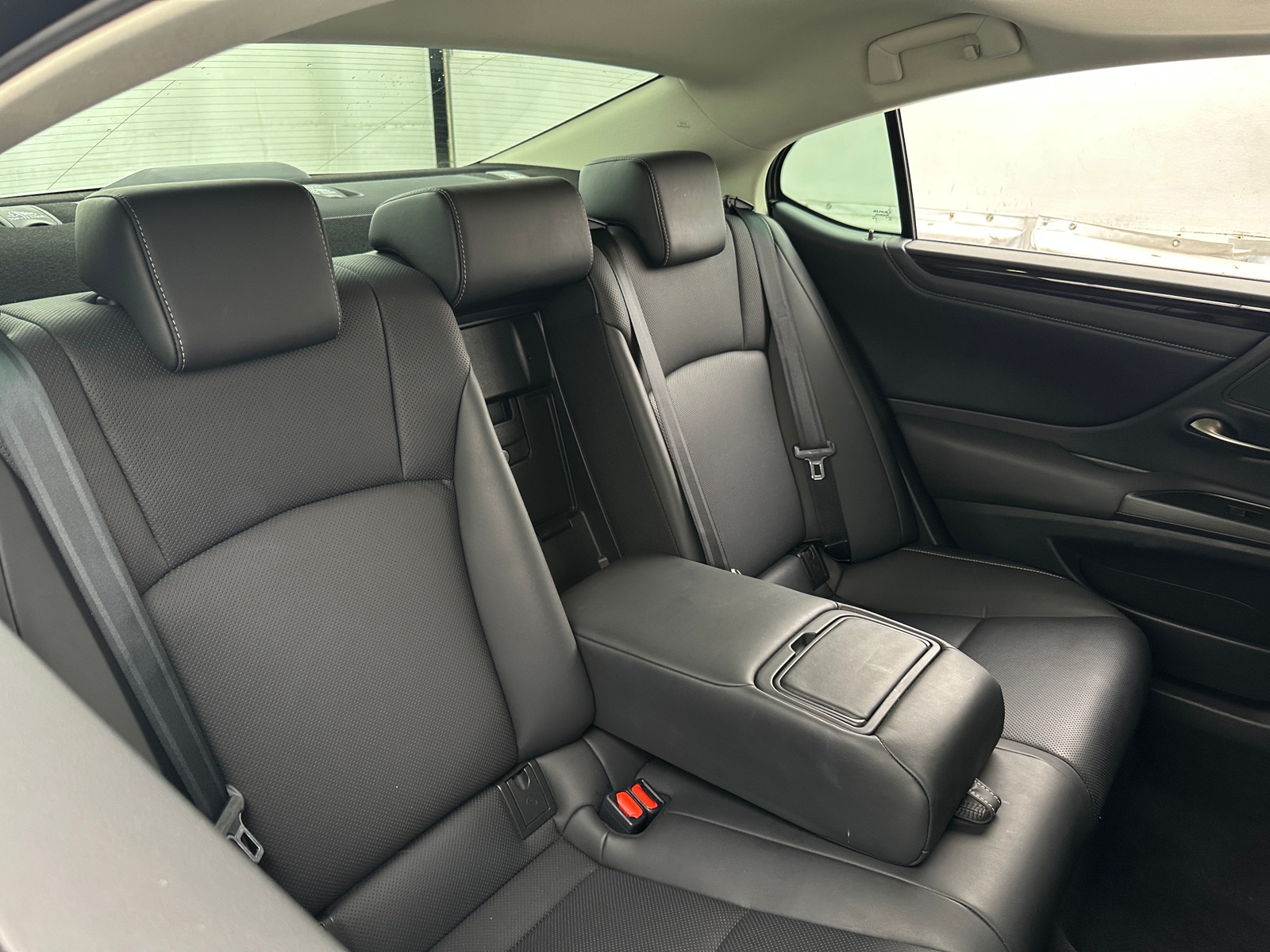 Thumbnail: 2019 Lexus ES - 6