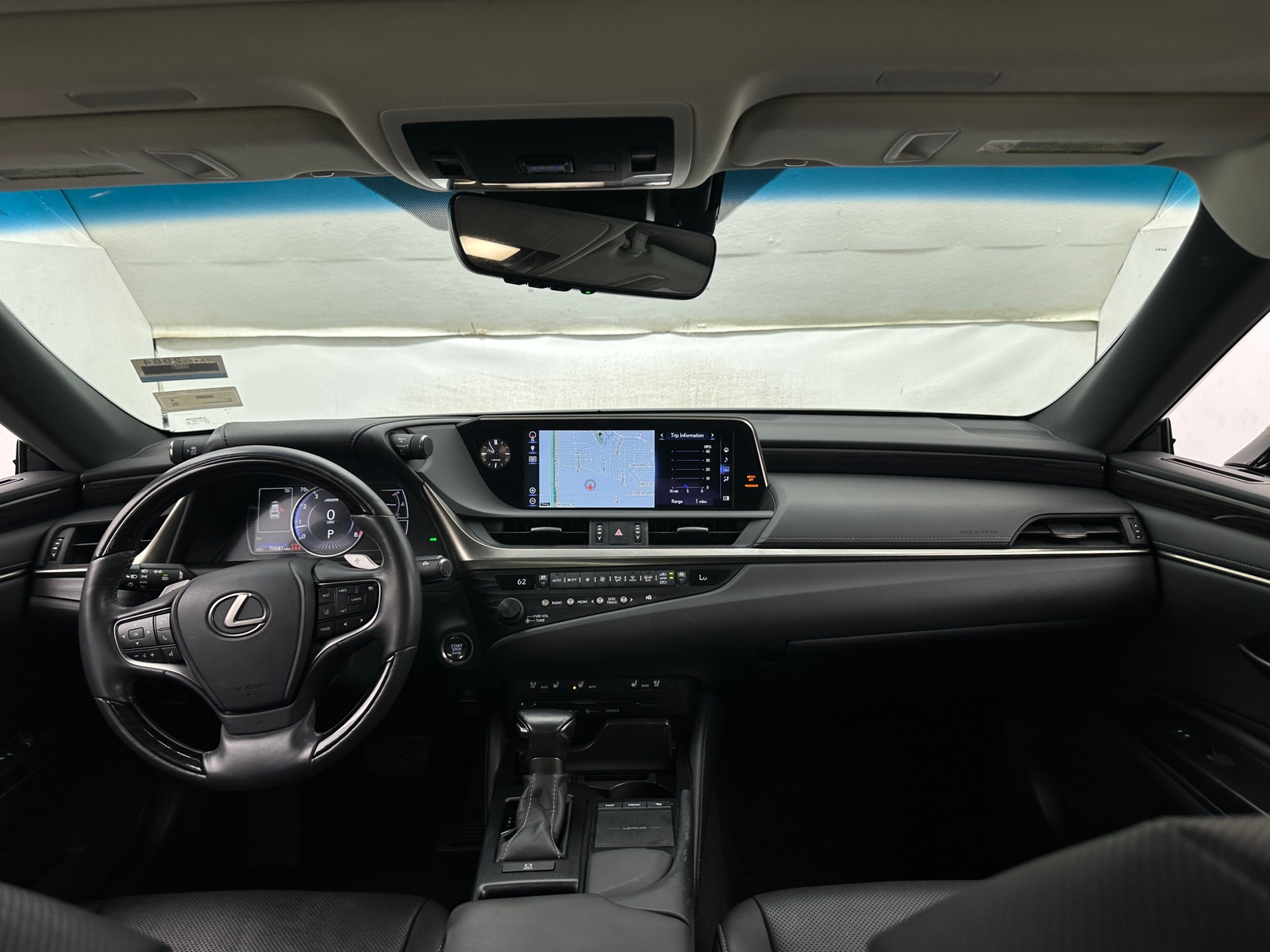 Thumbnail: 2019 Lexus ES - 3