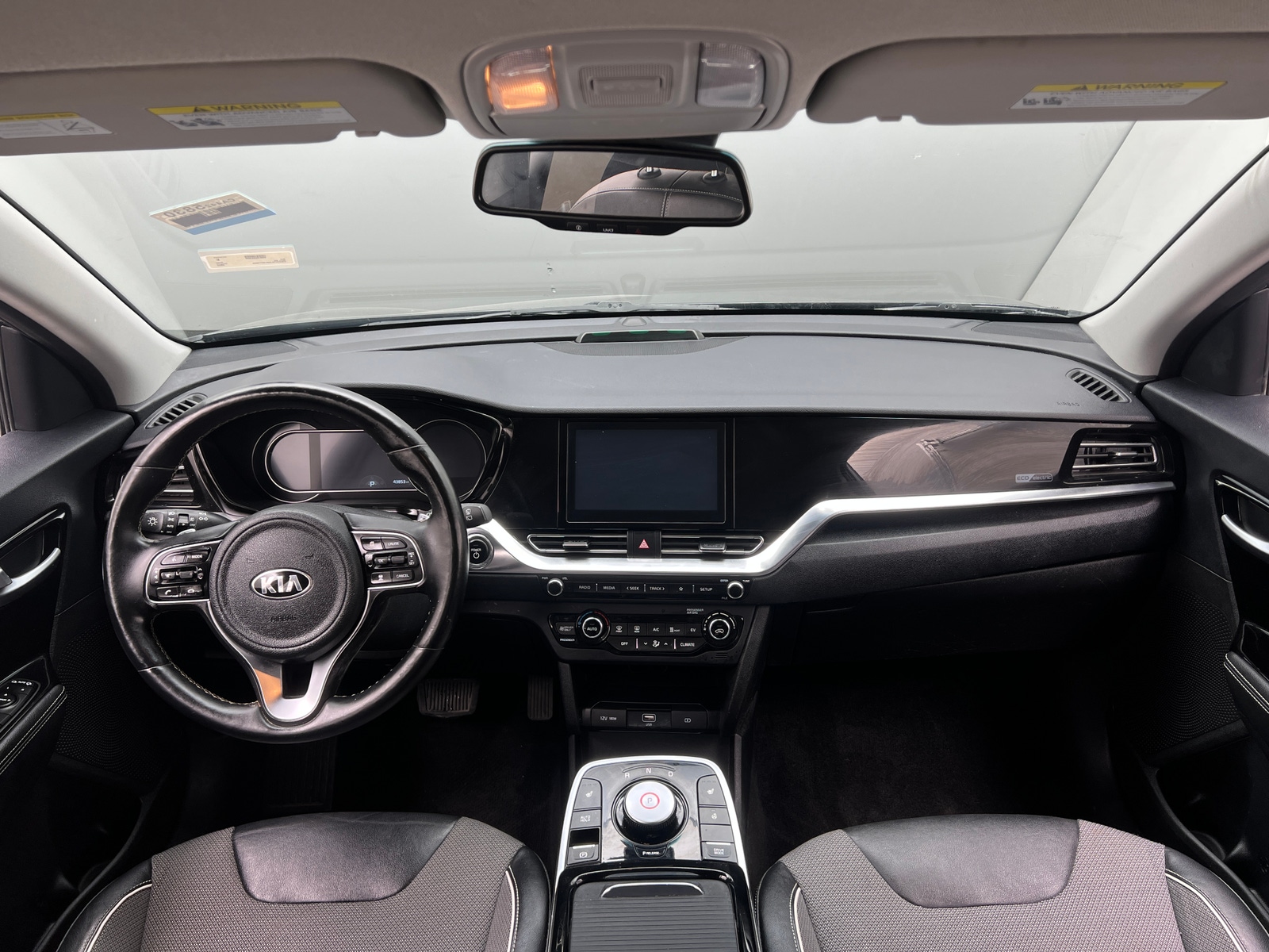 Thumbnail: 2020 Kia Niro - 3