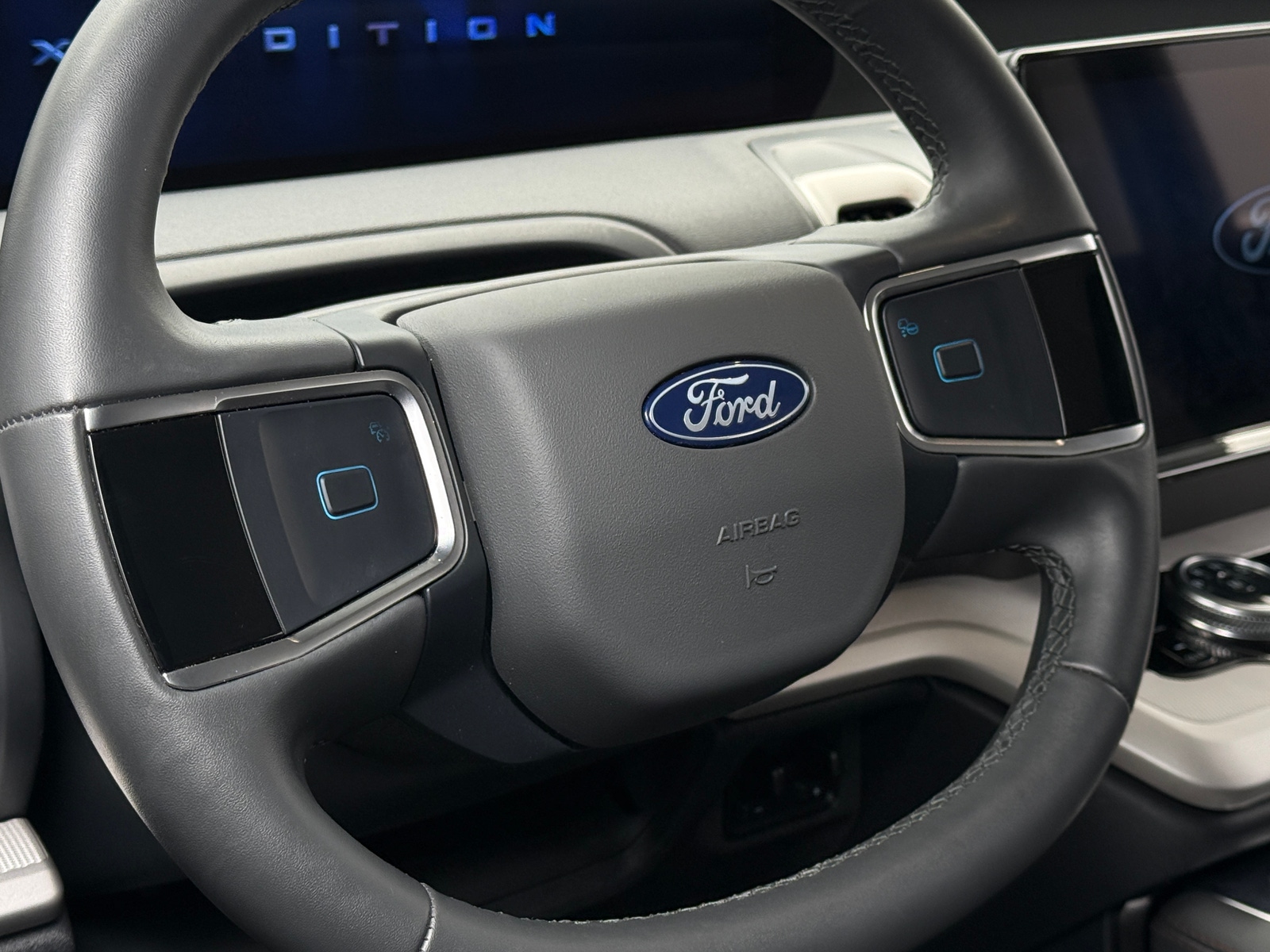 Thumbnail: 2025 Ford Expedition - 5