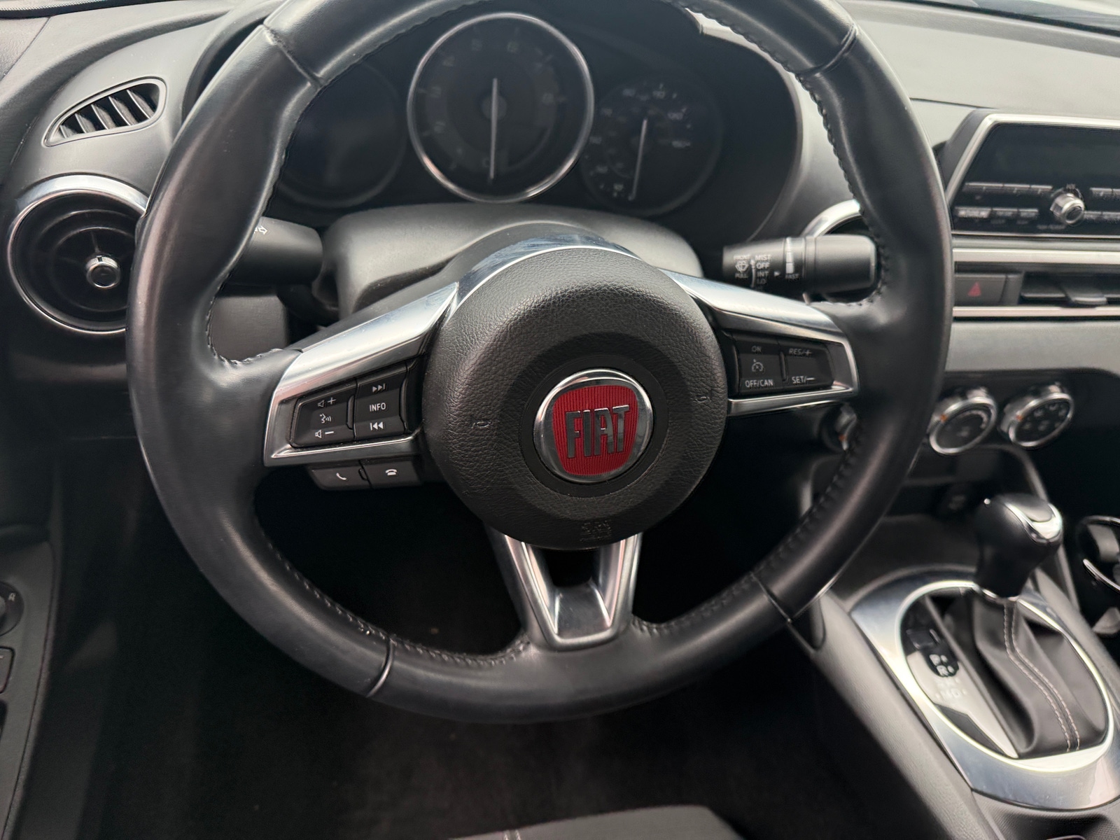 Thumbnail: 2017 Fiat 124 Spider - 5