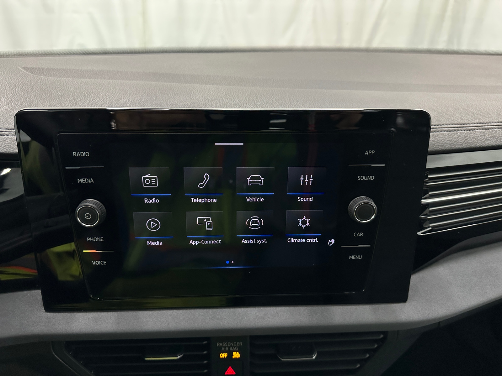 Thumbnail: 2025 Volkswagen Jetta - 3