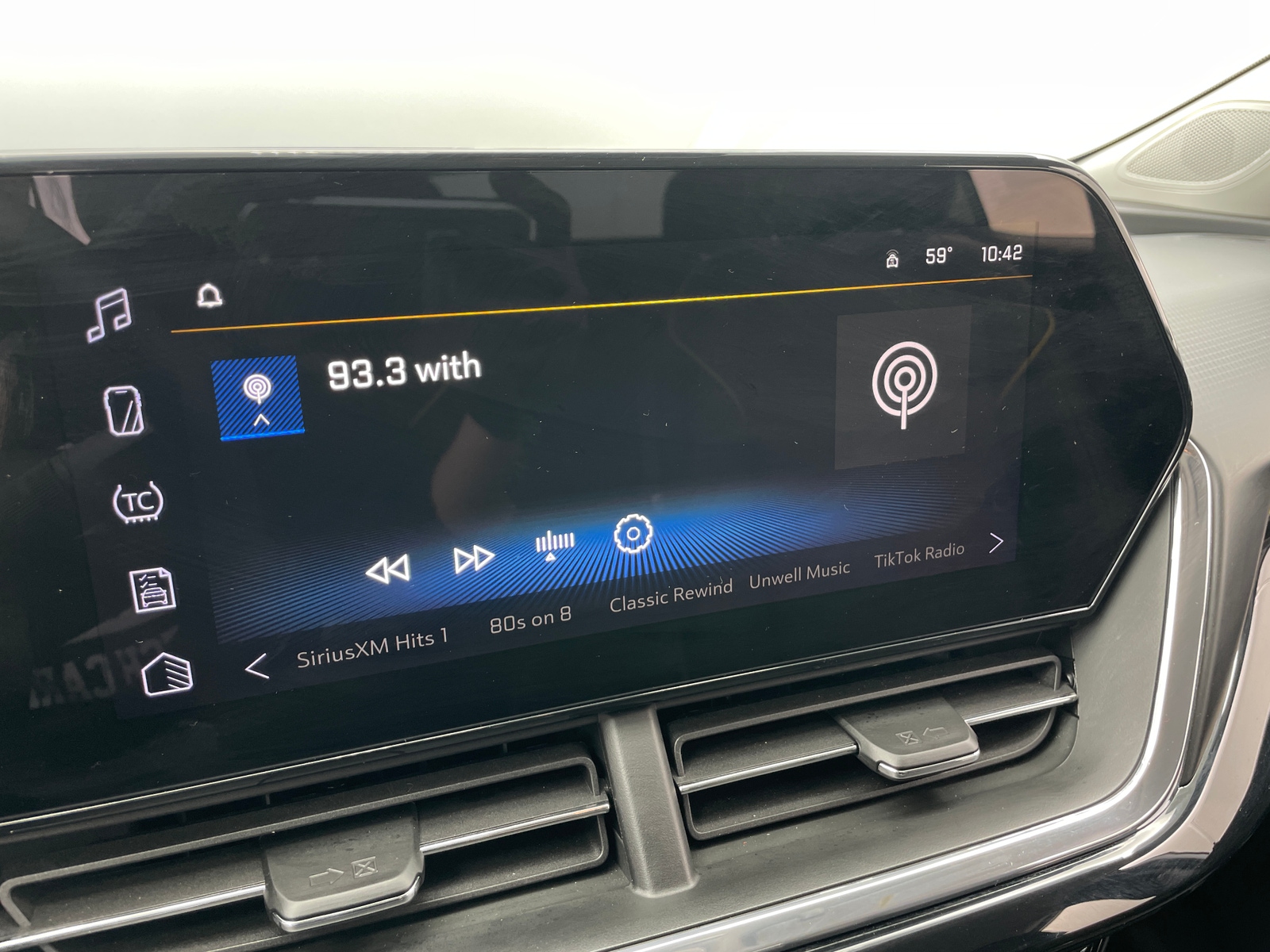 Thumbnail: 2025 Chevrolet Trax - 3