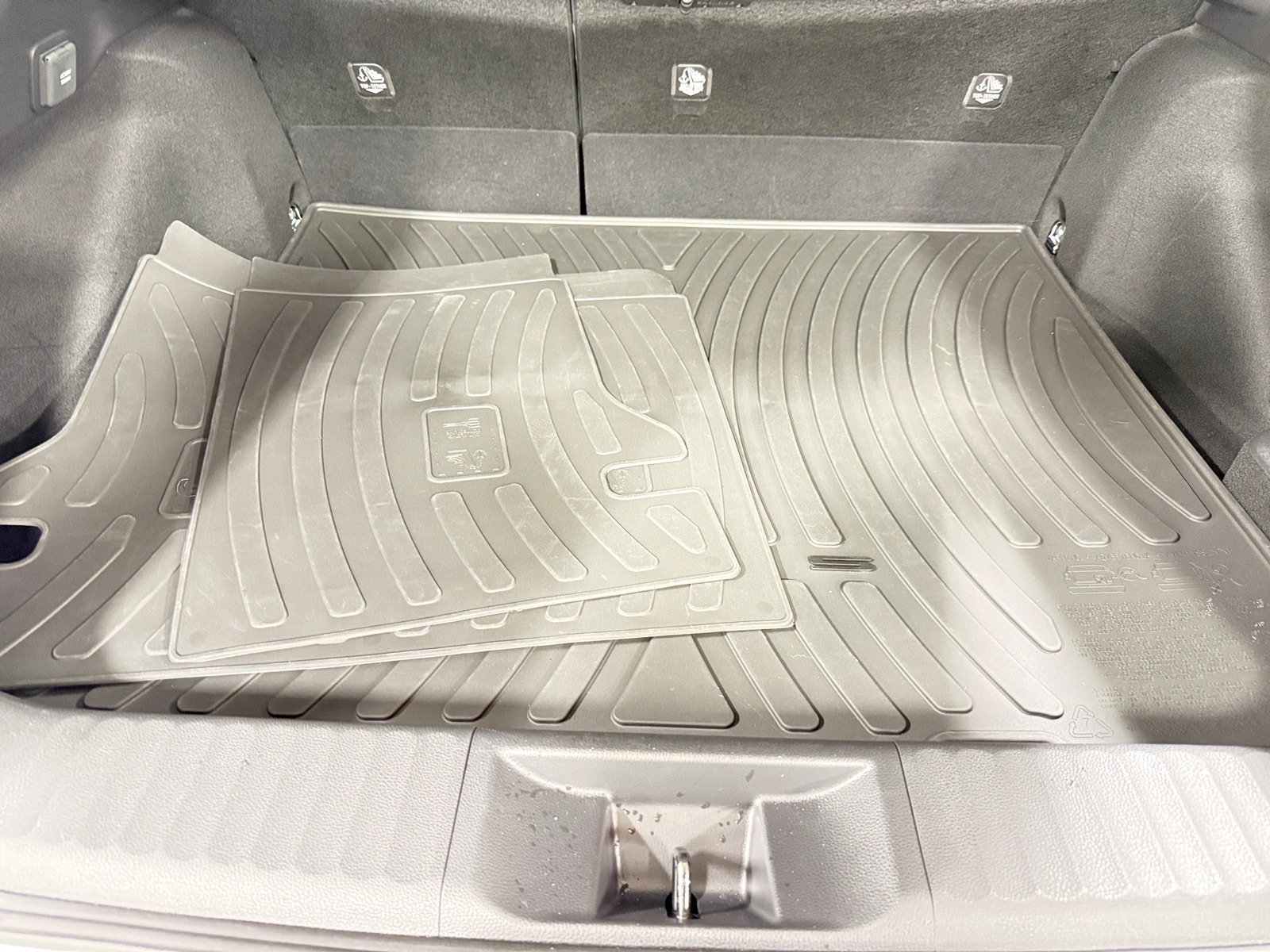 Thumbnail: 2025 Toyota Prius - 6