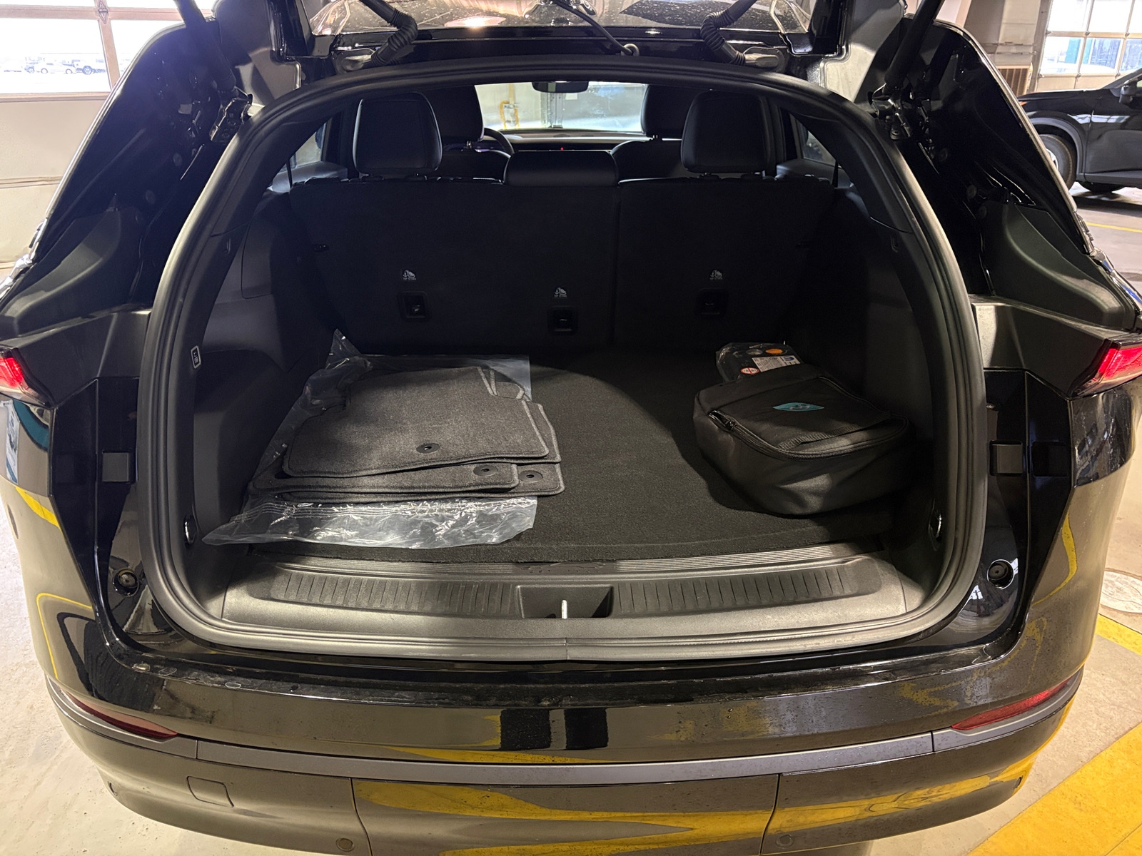 Thumbnail: 2025 Jeep Wagoneer S - 6