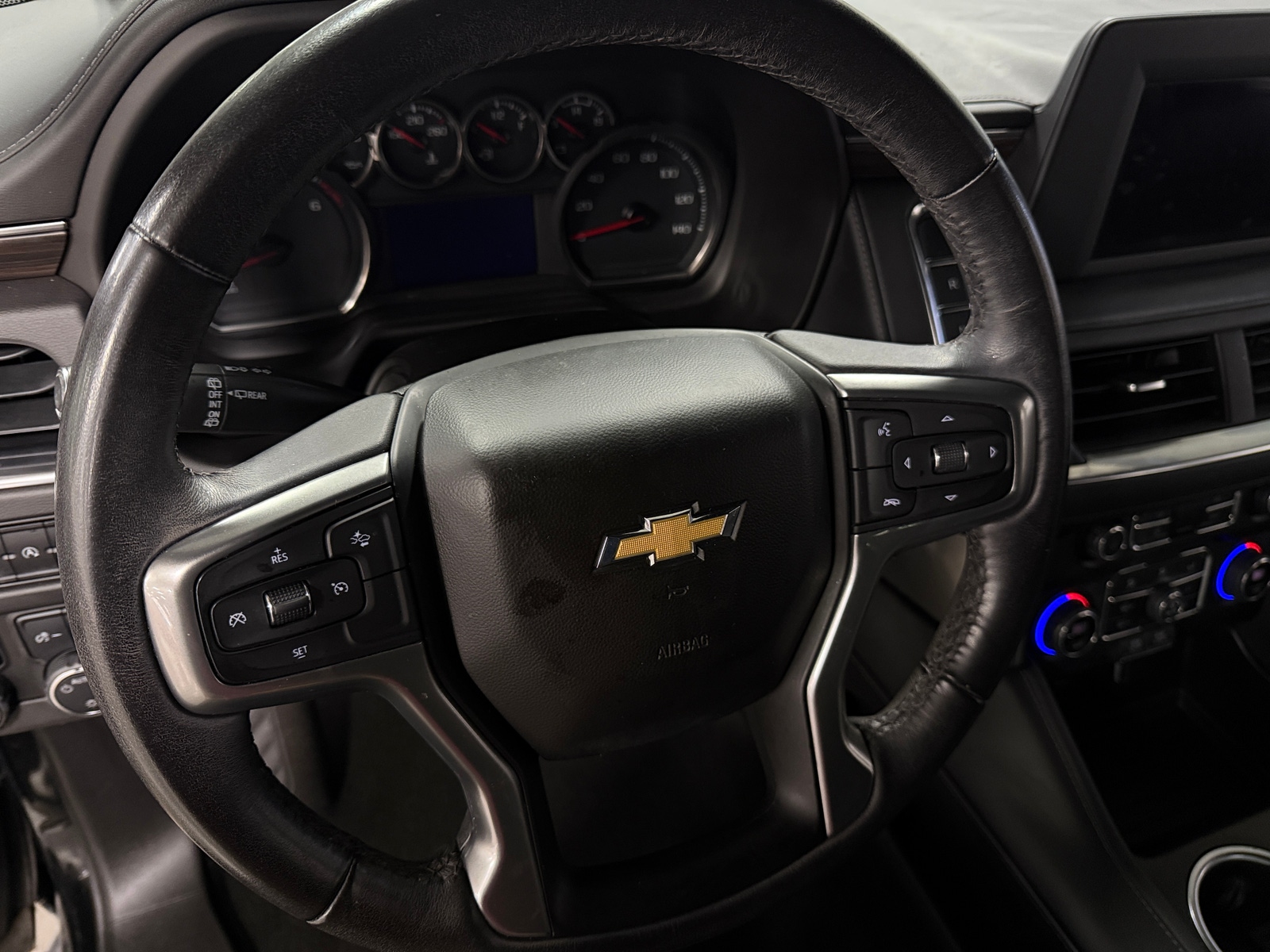 Thumbnail: 2022 Chevrolet Tahoe - 5