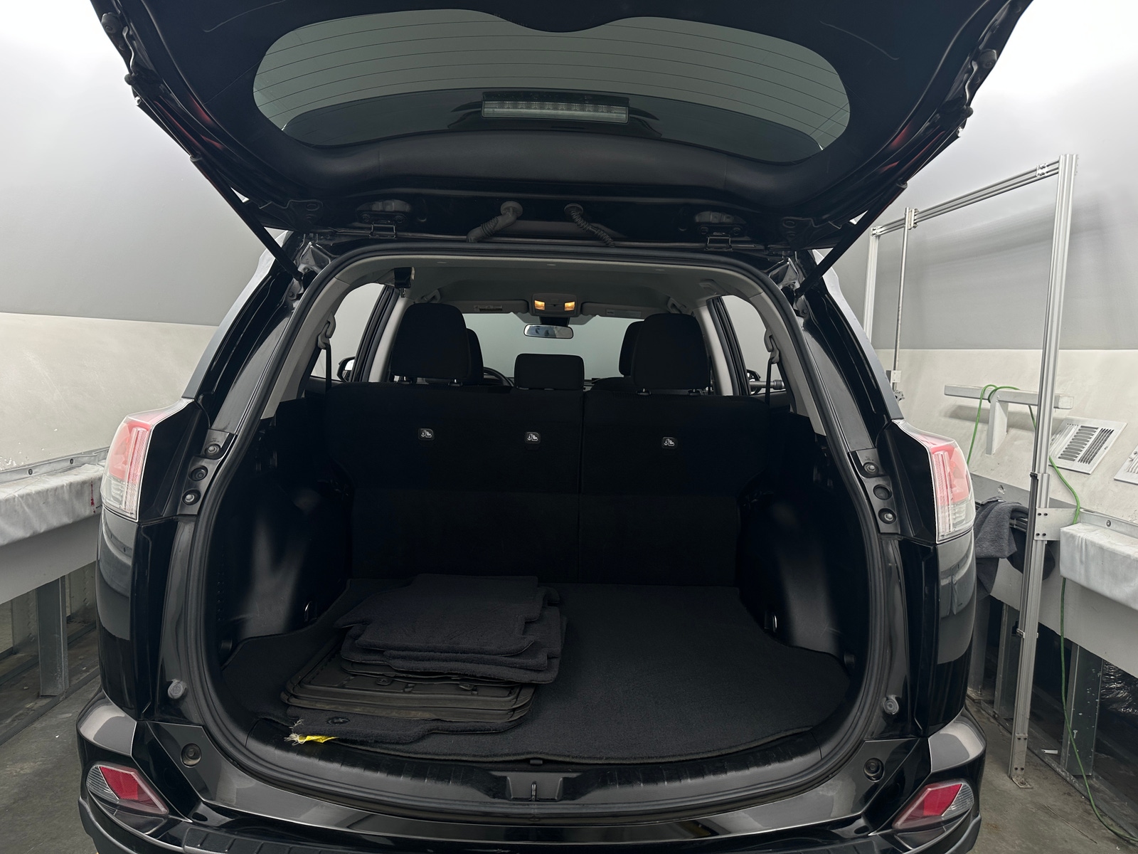 Thumbnail: 2018 Toyota RAV4 - 7