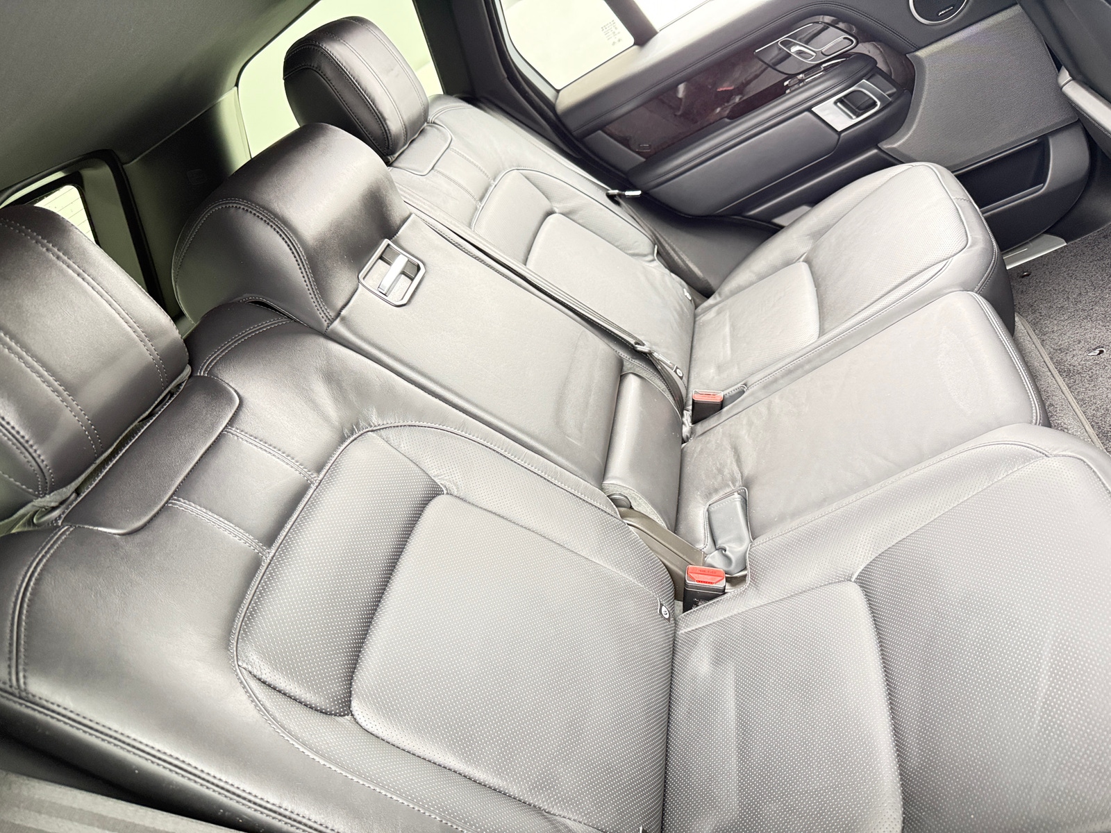 Thumbnail: 2022 Land Rover Range Rover - 5