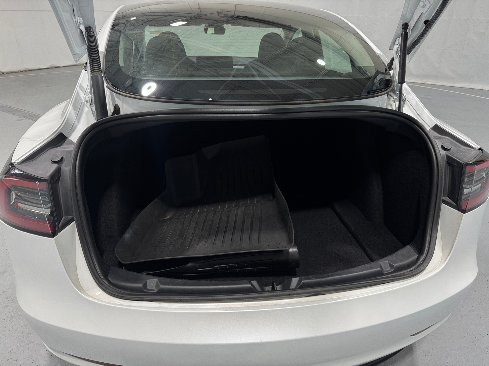 Thumbnail: 2023 Tesla Model 3 - 4