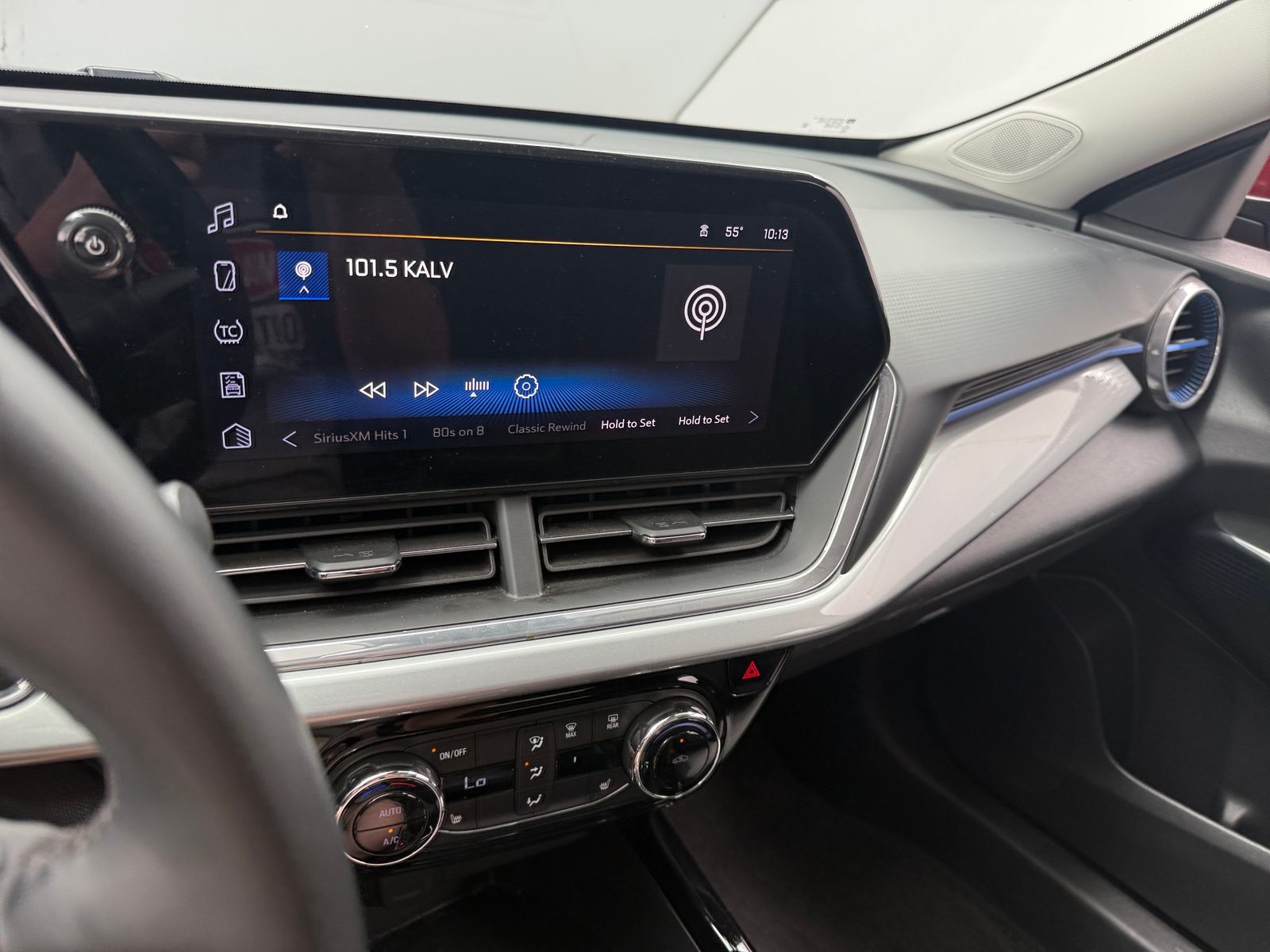 Thumbnail: 2025 Chevrolet Trax - 4