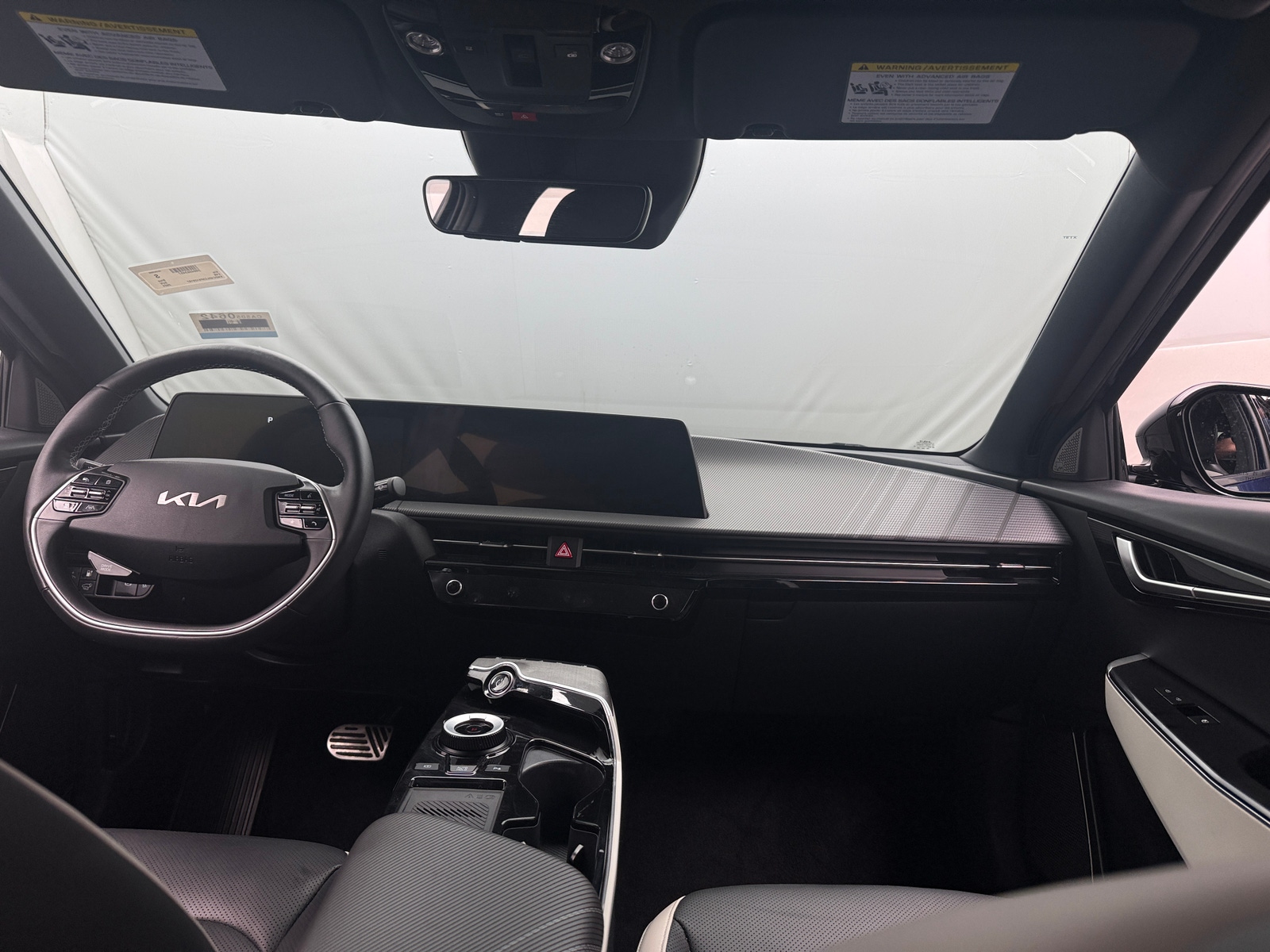 Thumbnail: 2023 Kia EV6 - 2