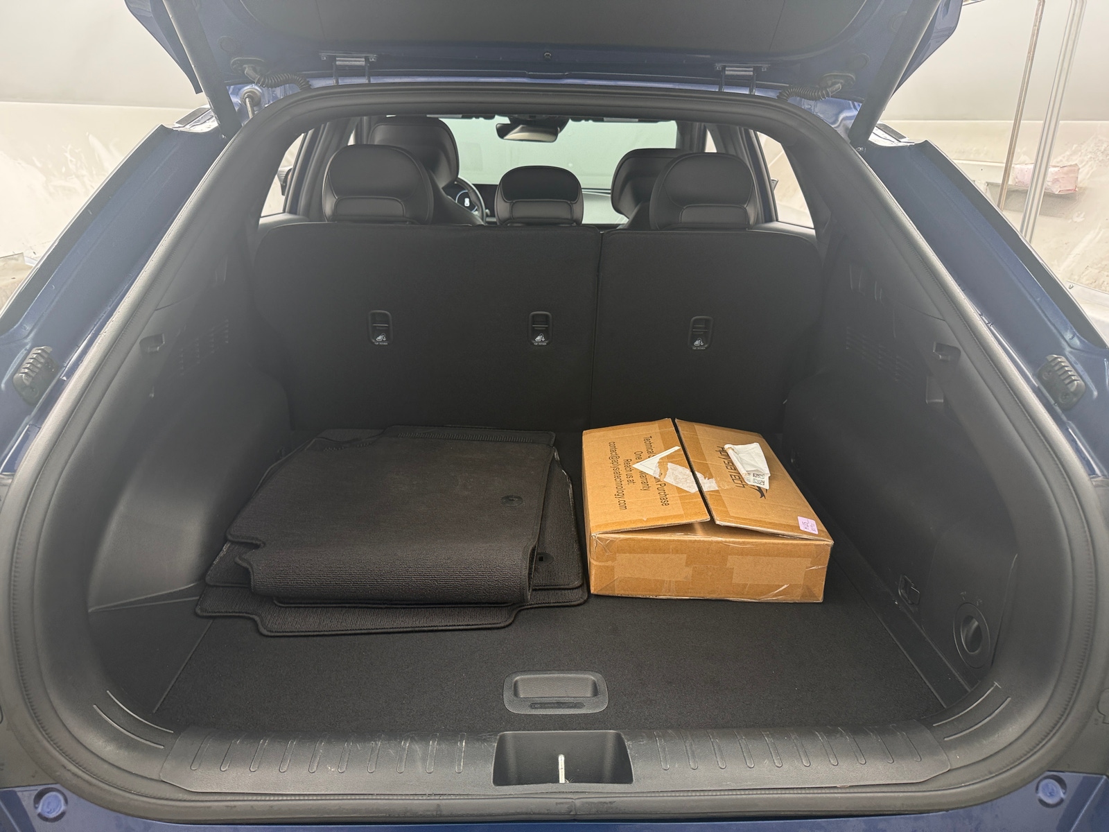 Thumbnail: 2023 Kia EV6 - 6