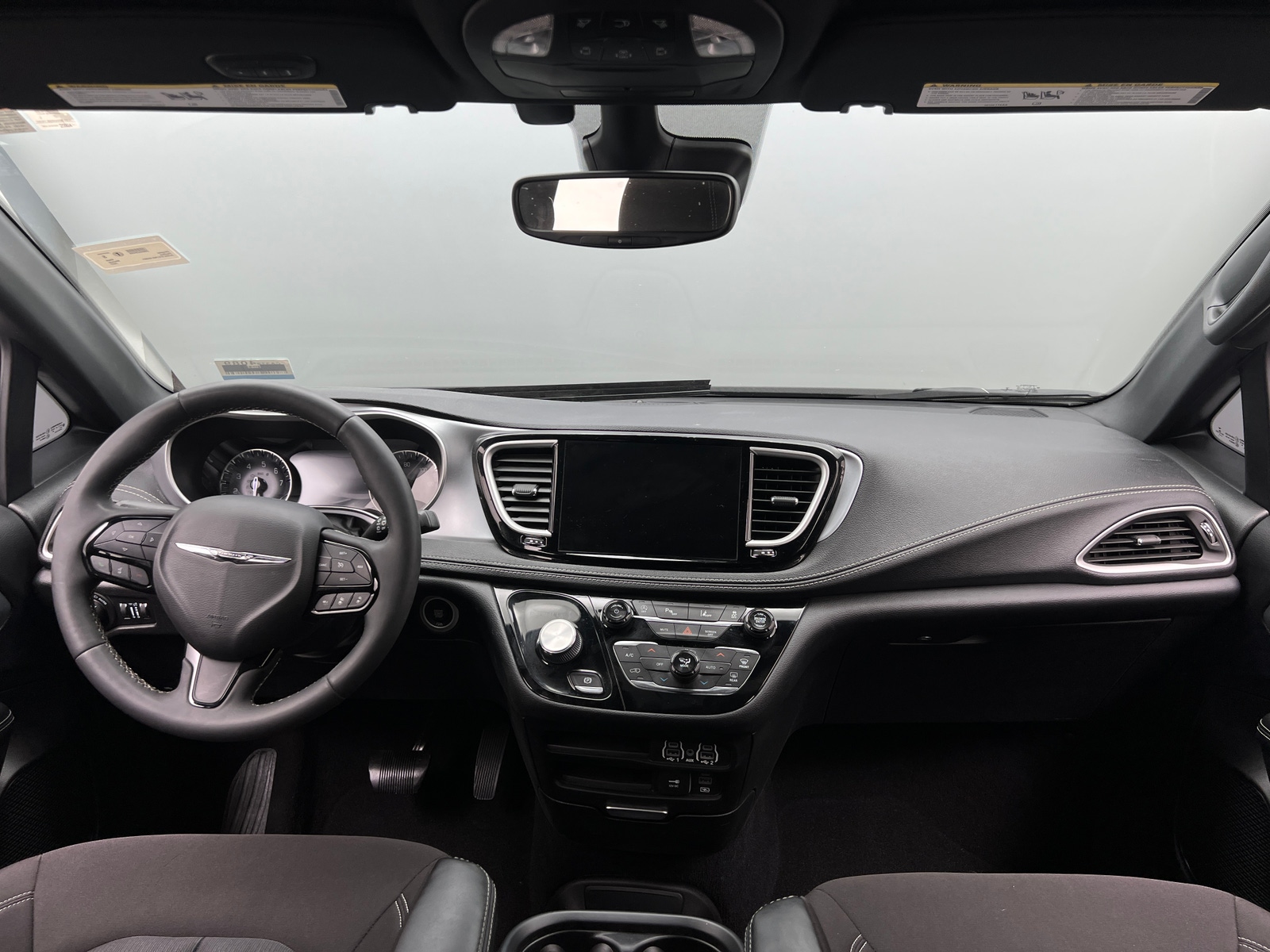 Thumbnail: 2022 Chrysler Pacifica - 3