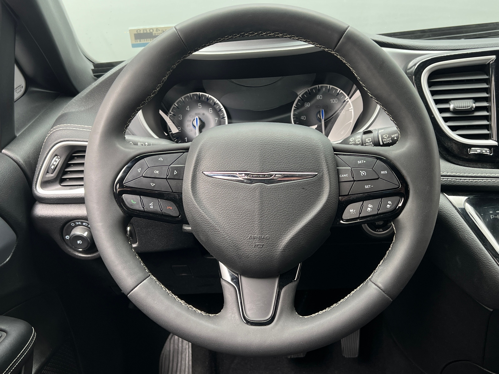 Thumbnail: 2022 Chrysler Pacifica - 5