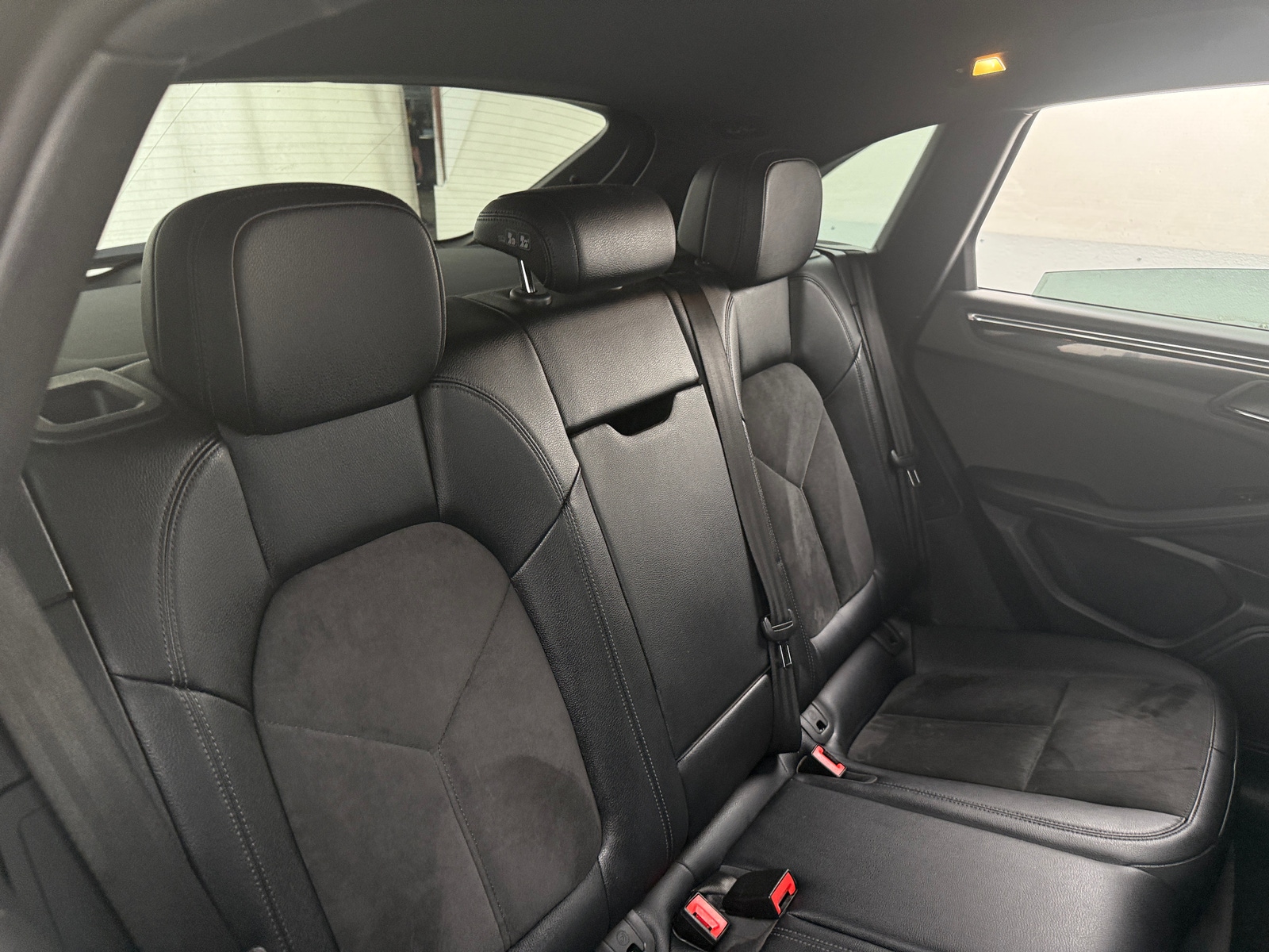 Thumbnail: 2015 Porsche Macan - 5