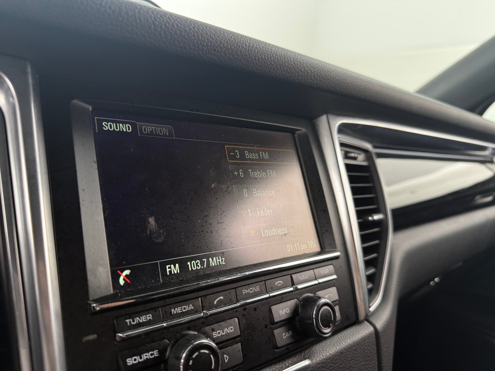 Thumbnail: 2015 Porsche Macan - 3