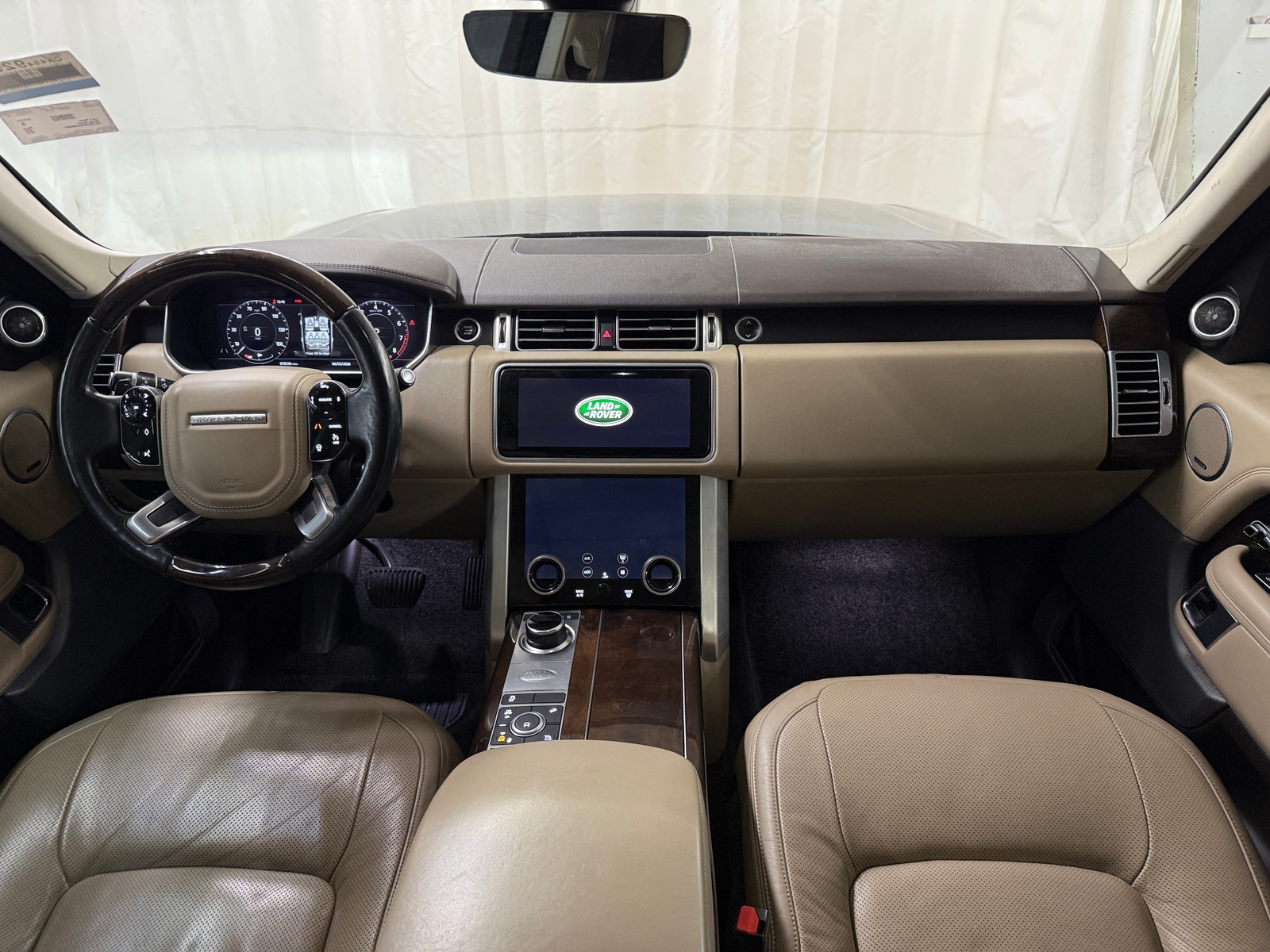 Thumbnail: 2018 Land Rover Range Rover - 2
