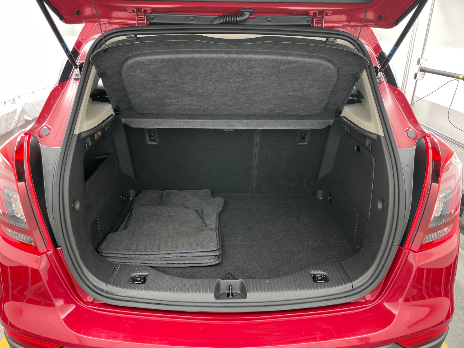 Thumbnail: 2020 Buick Encore - 6