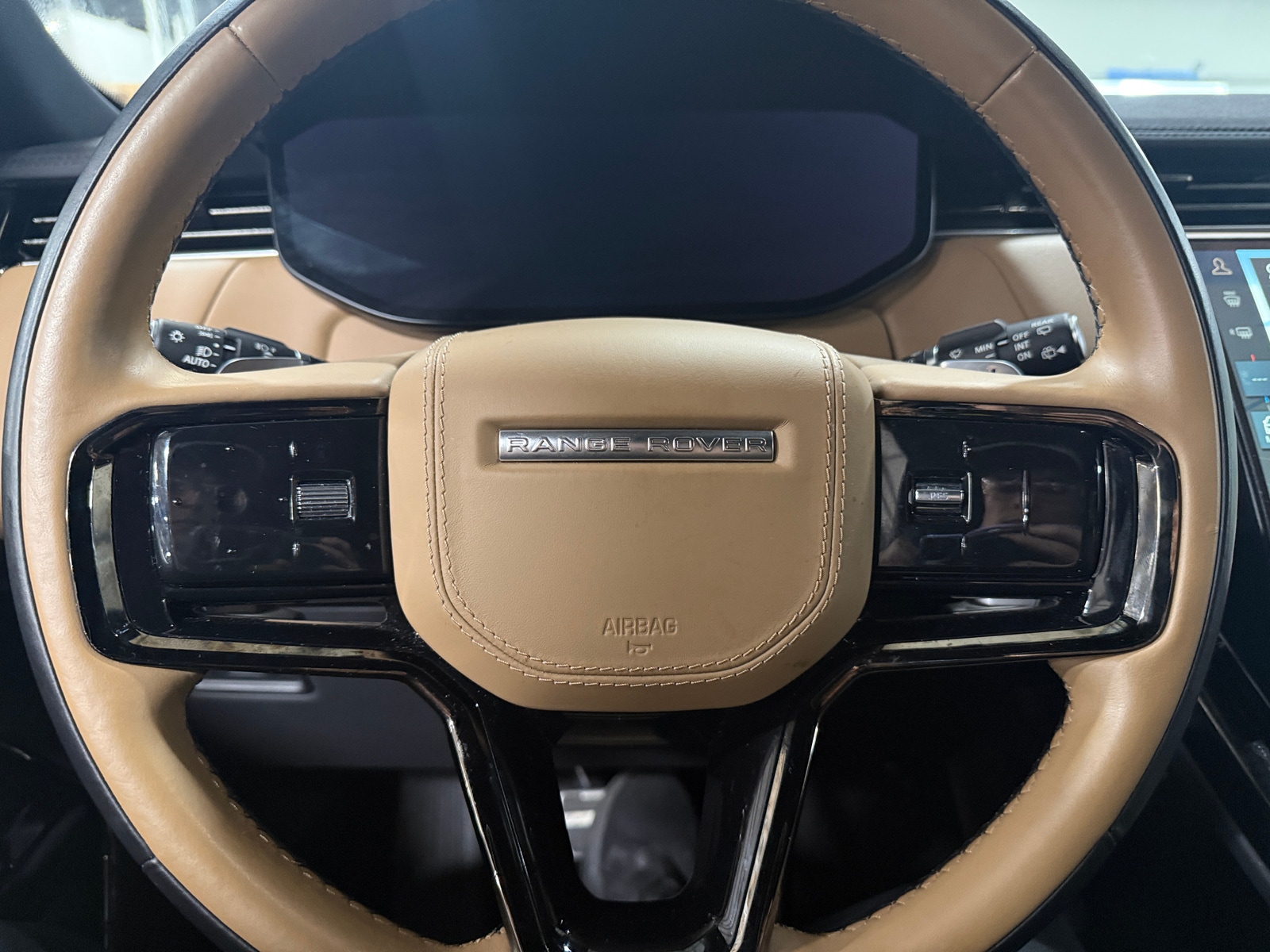 Thumbnail: 2024 Land Rover Range Rover Sport - 4