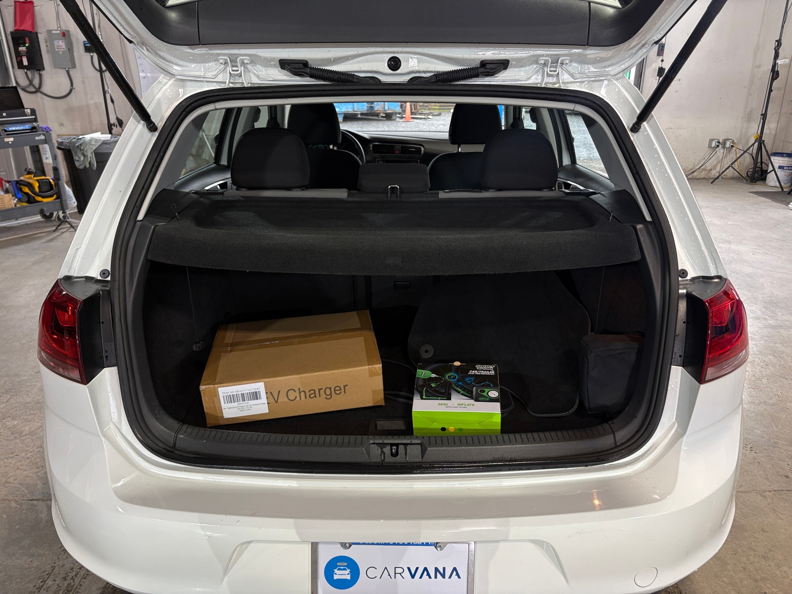 Thumbnail: 2016 Volkswagen e-Golf - 7