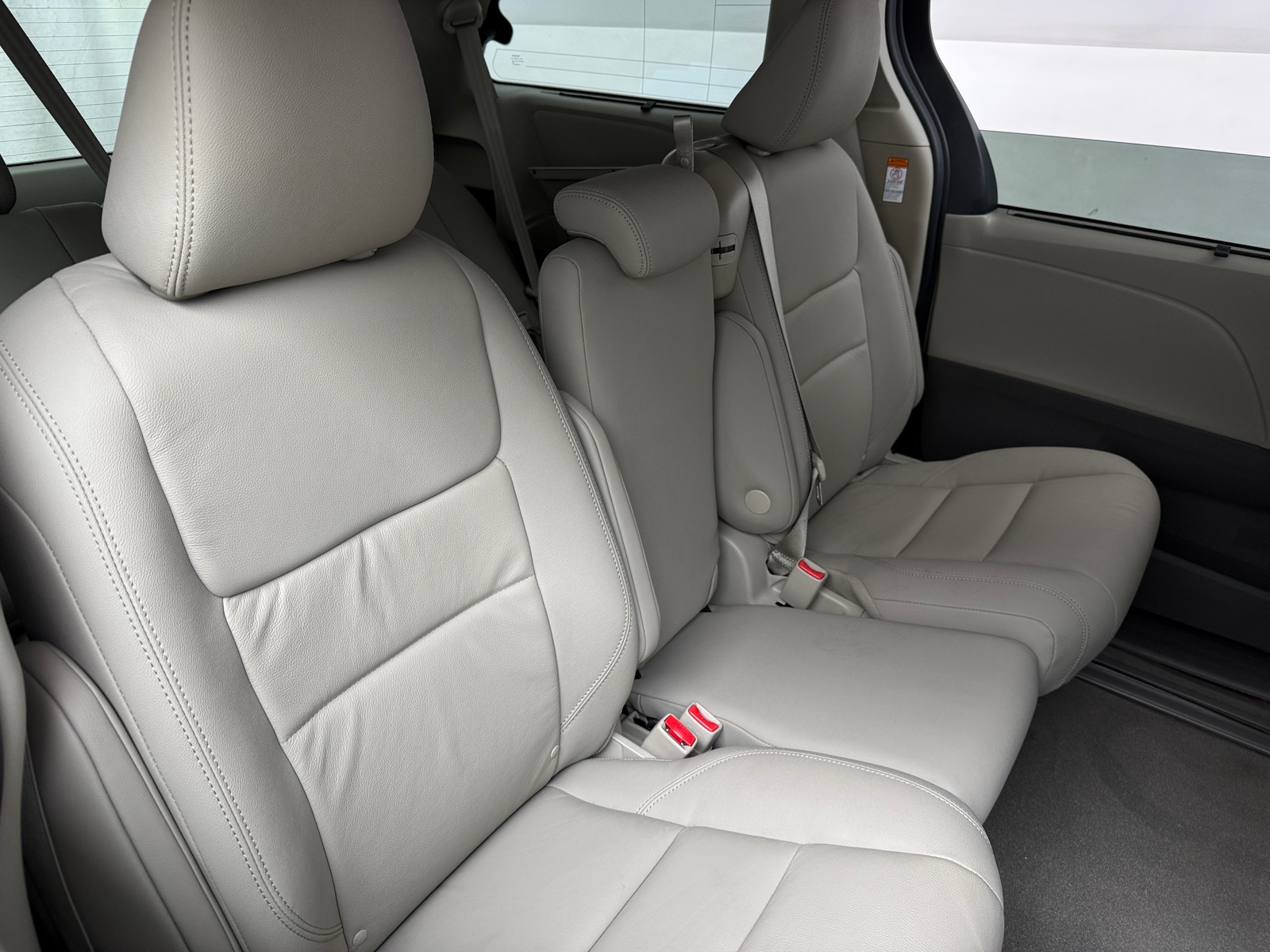 Thumbnail: 2020 Toyota Sienna - 5