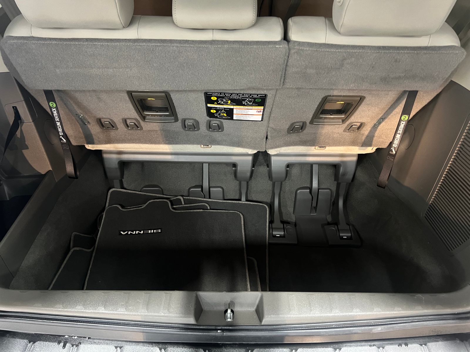Thumbnail: 2020 Toyota Sienna - 6